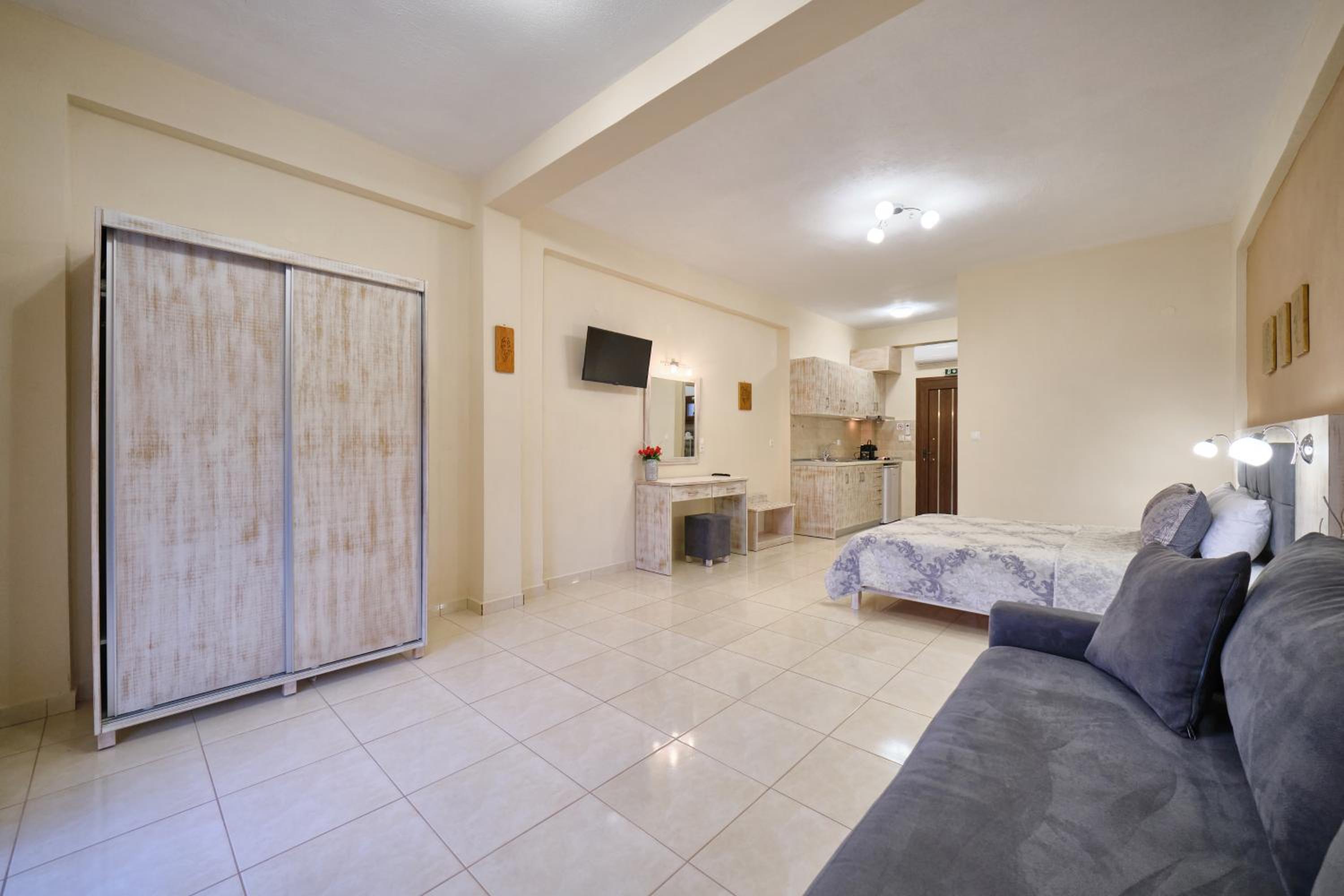 One-Bedroom Apartment
