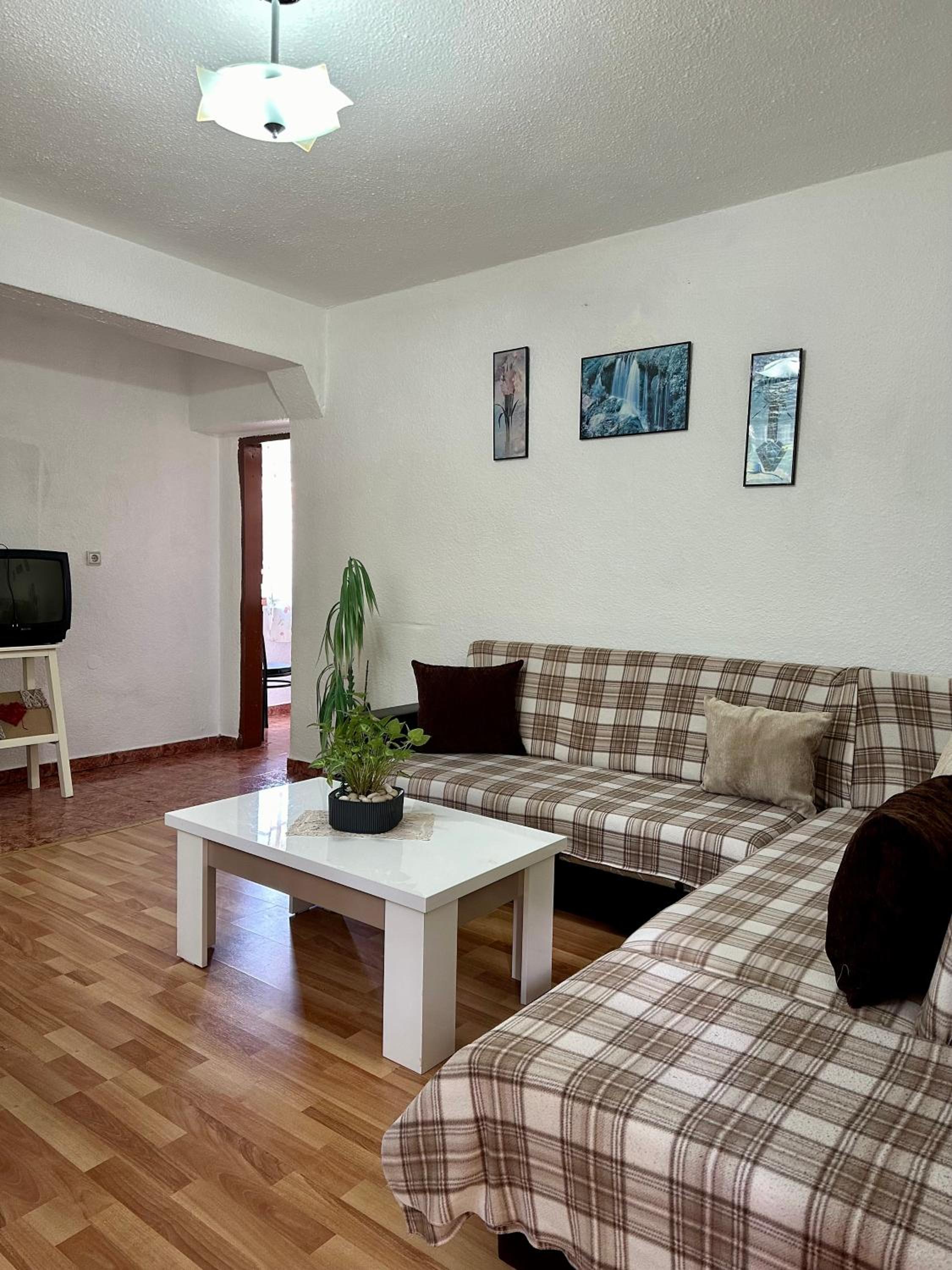 One-Bedroom Apartment photo 3