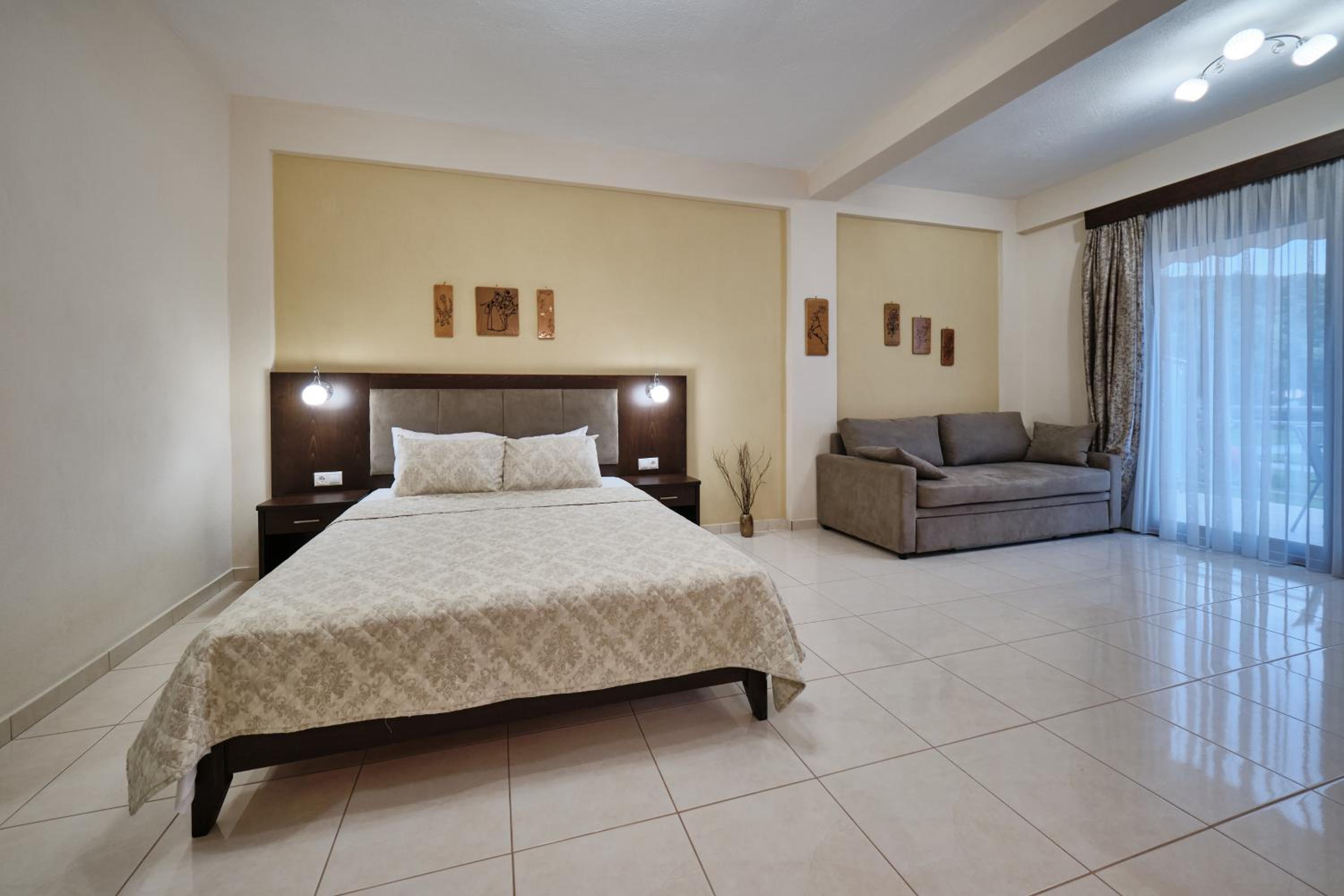 One-Bedroom Apartment