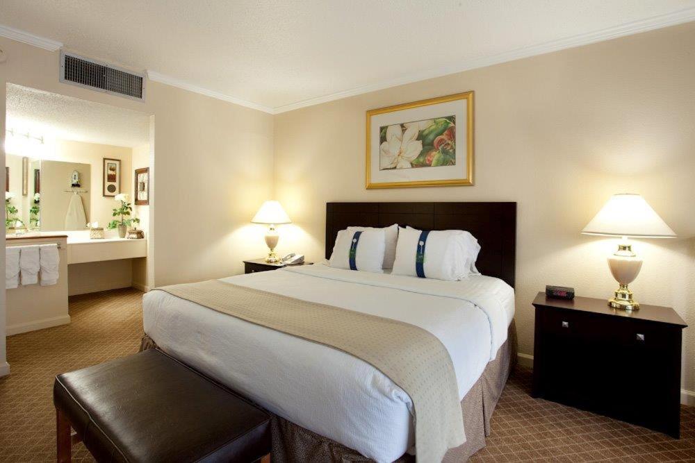Queen Room - Non Smoking - Photo 1