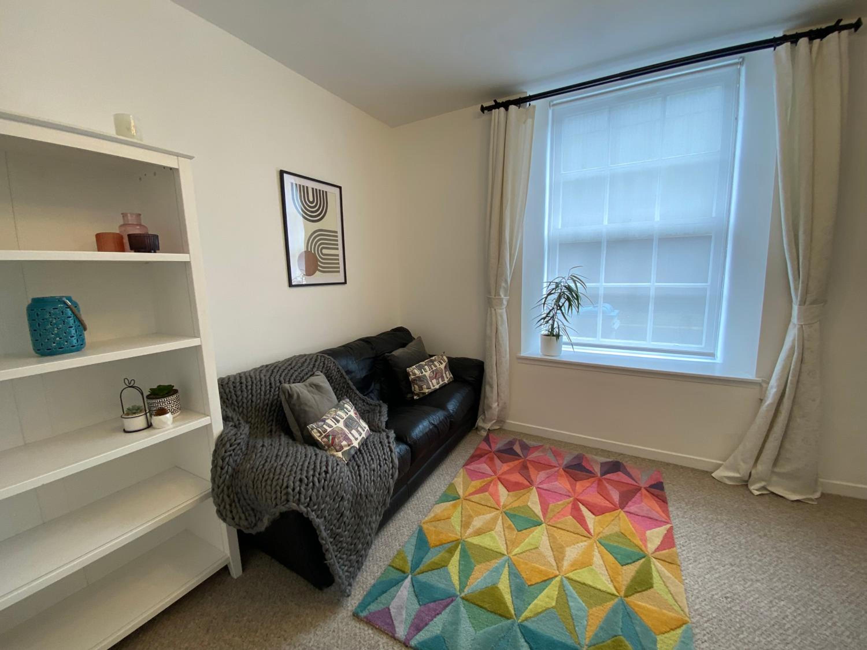 One-Bedroom Apartment photo 3