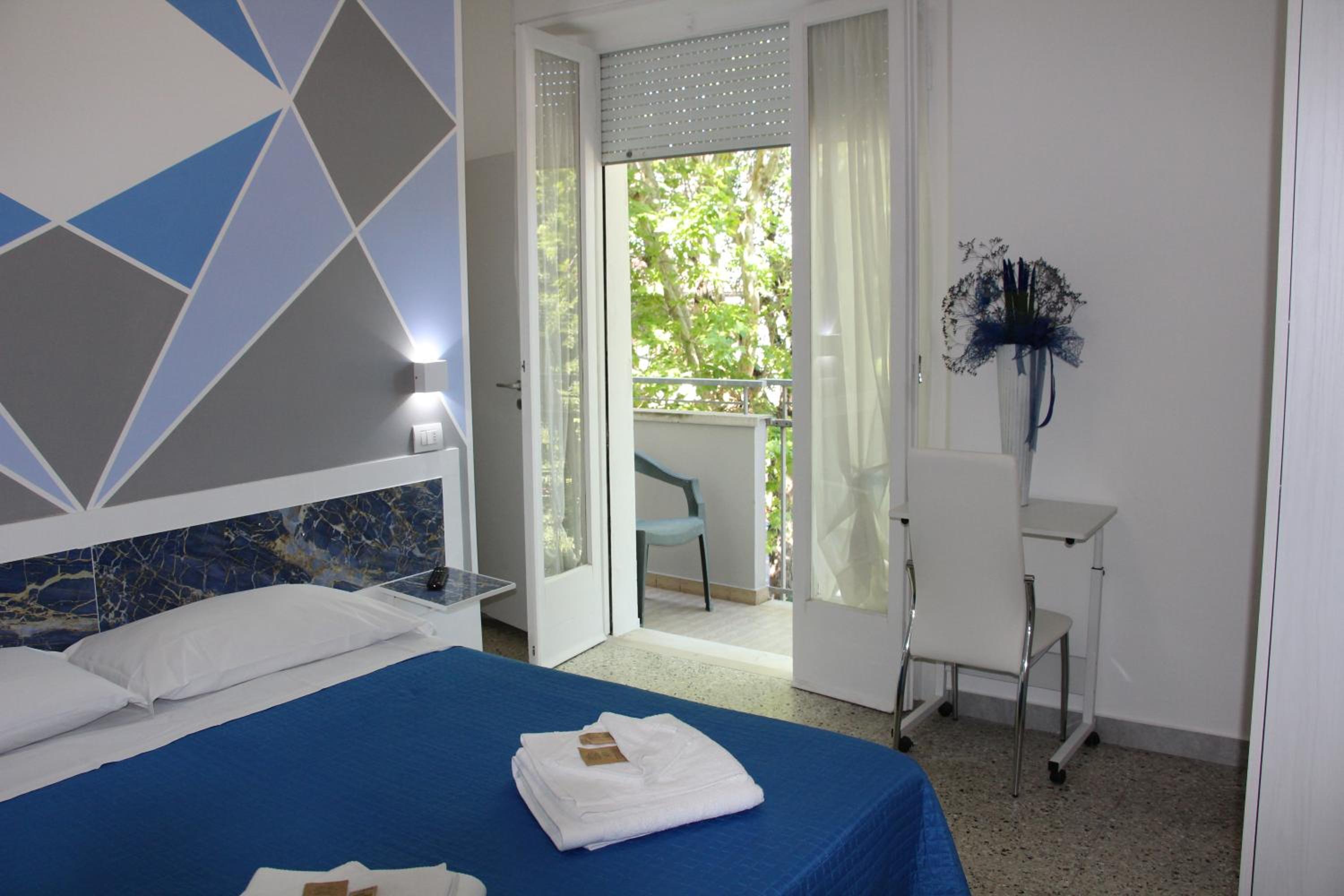 Deluxe Room - Photo 4