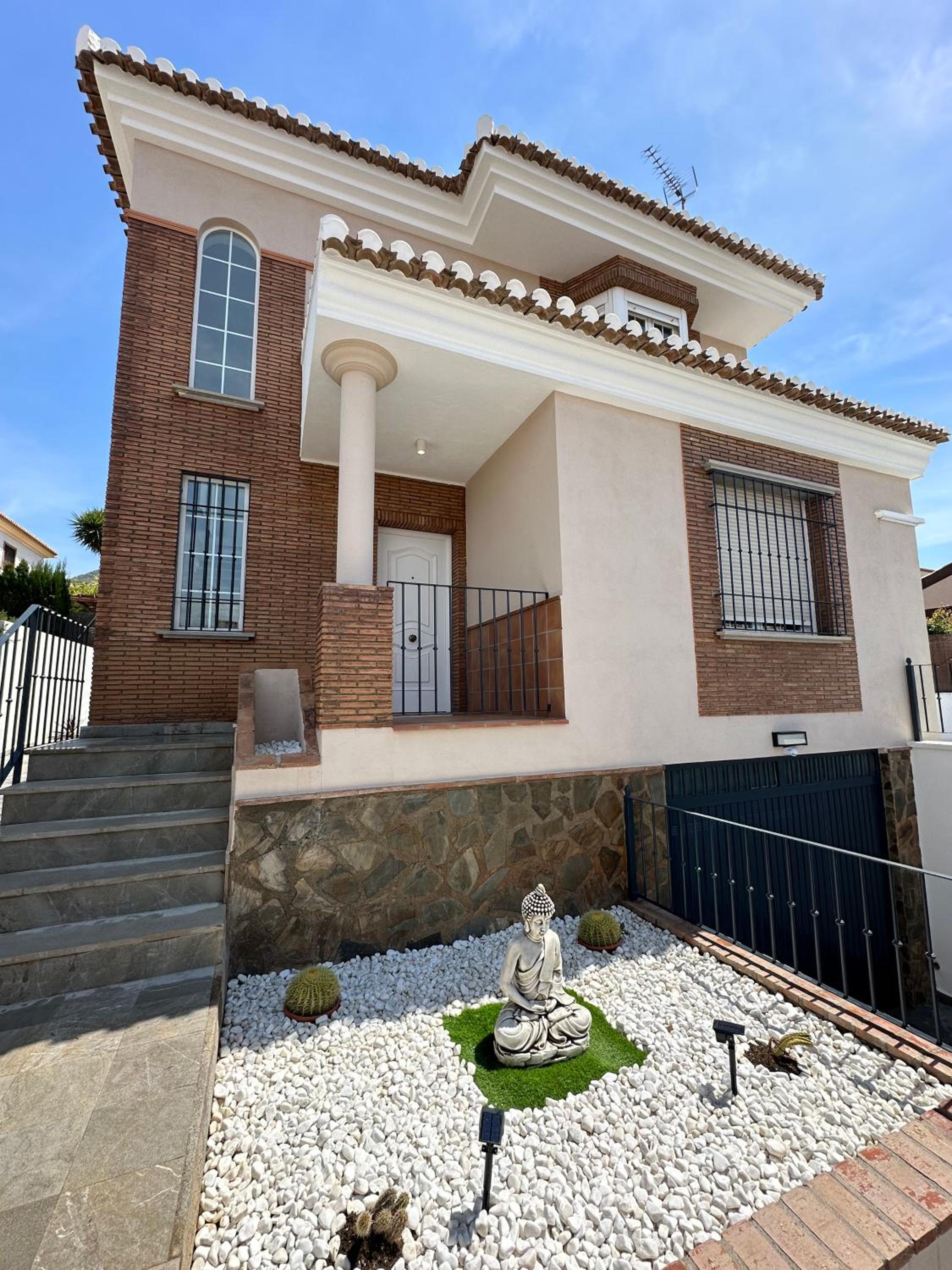 Villa photo 3