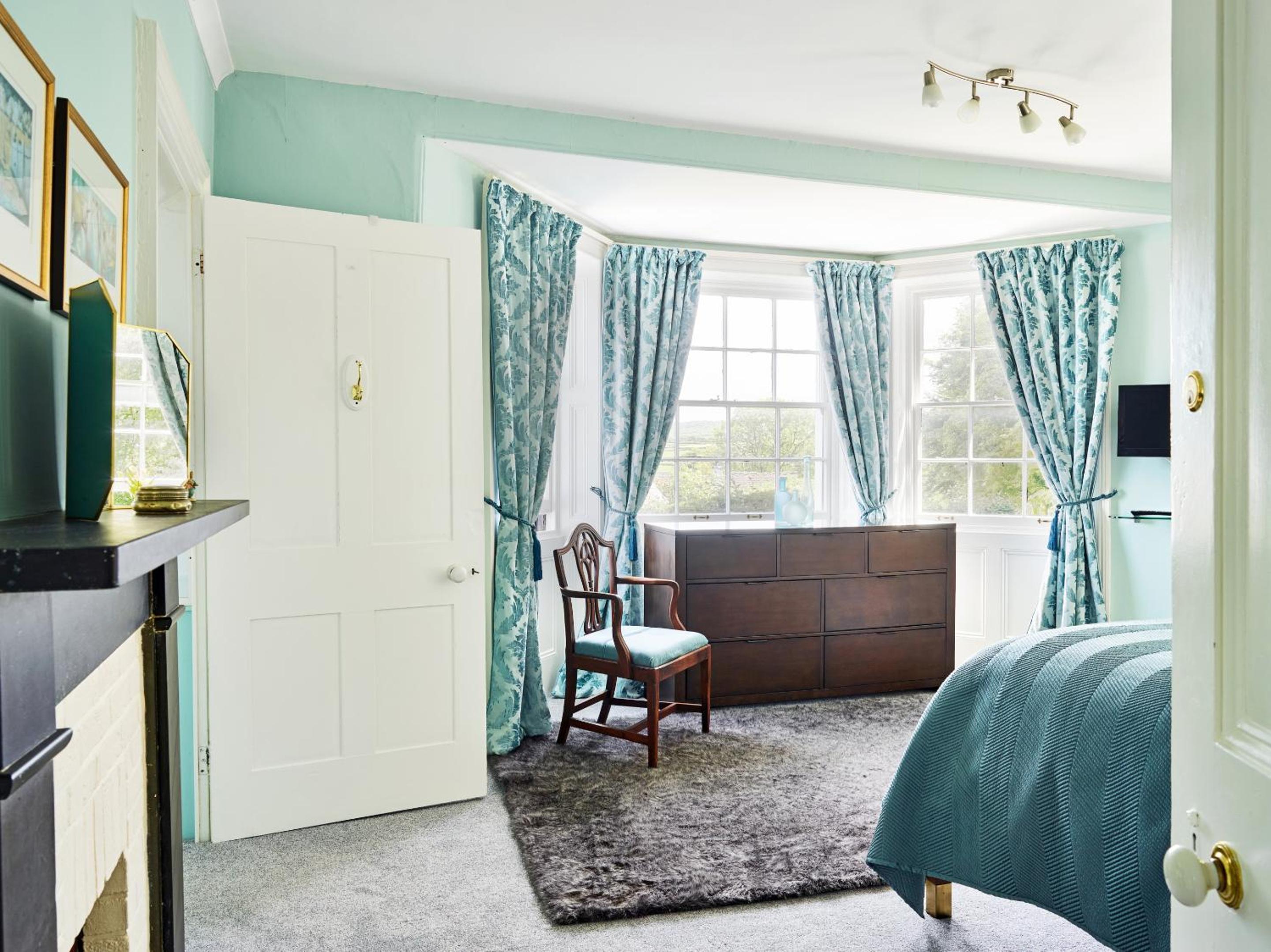 Deluxe King Room photo 2