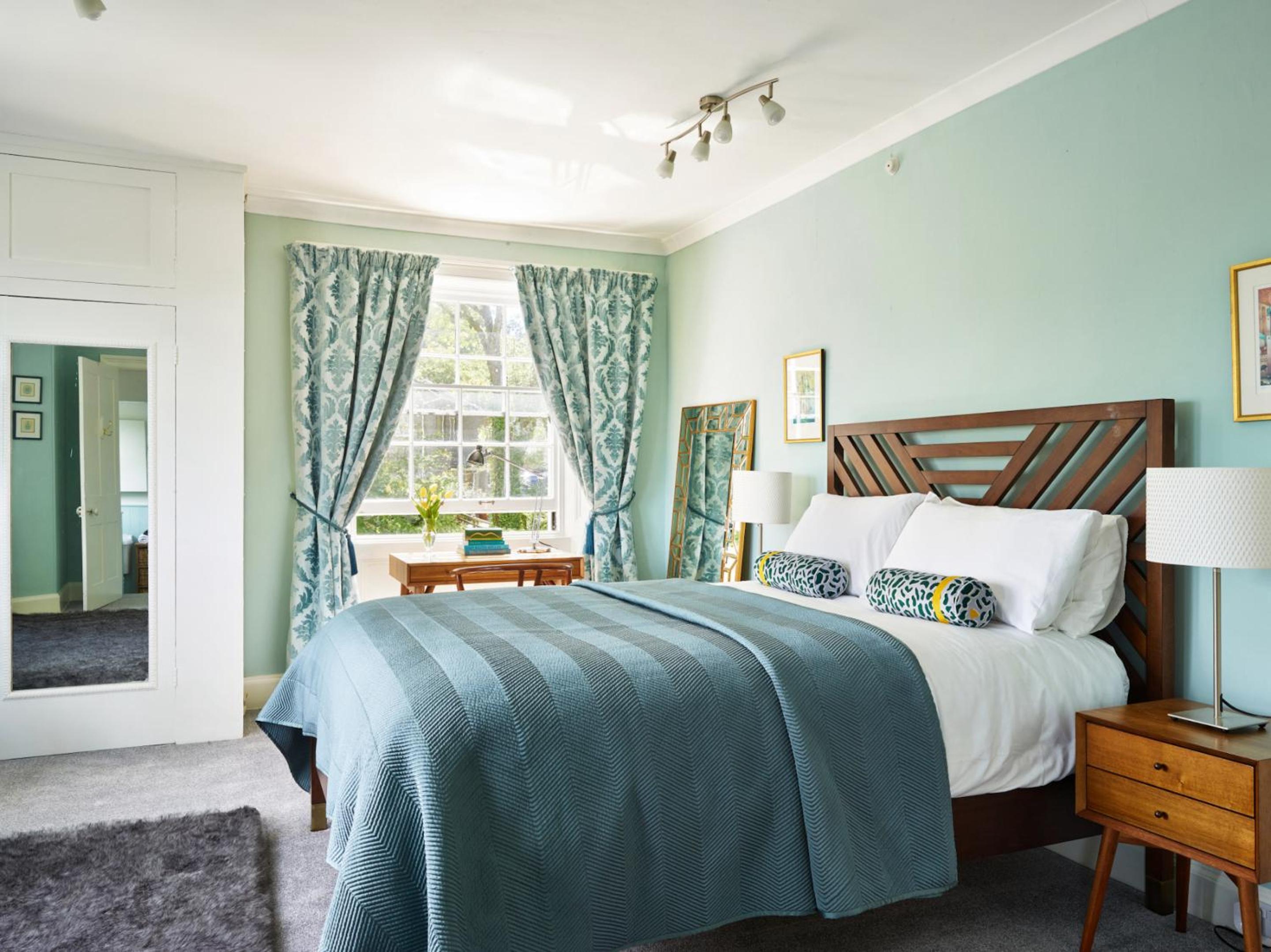 Deluxe King Room photo 3