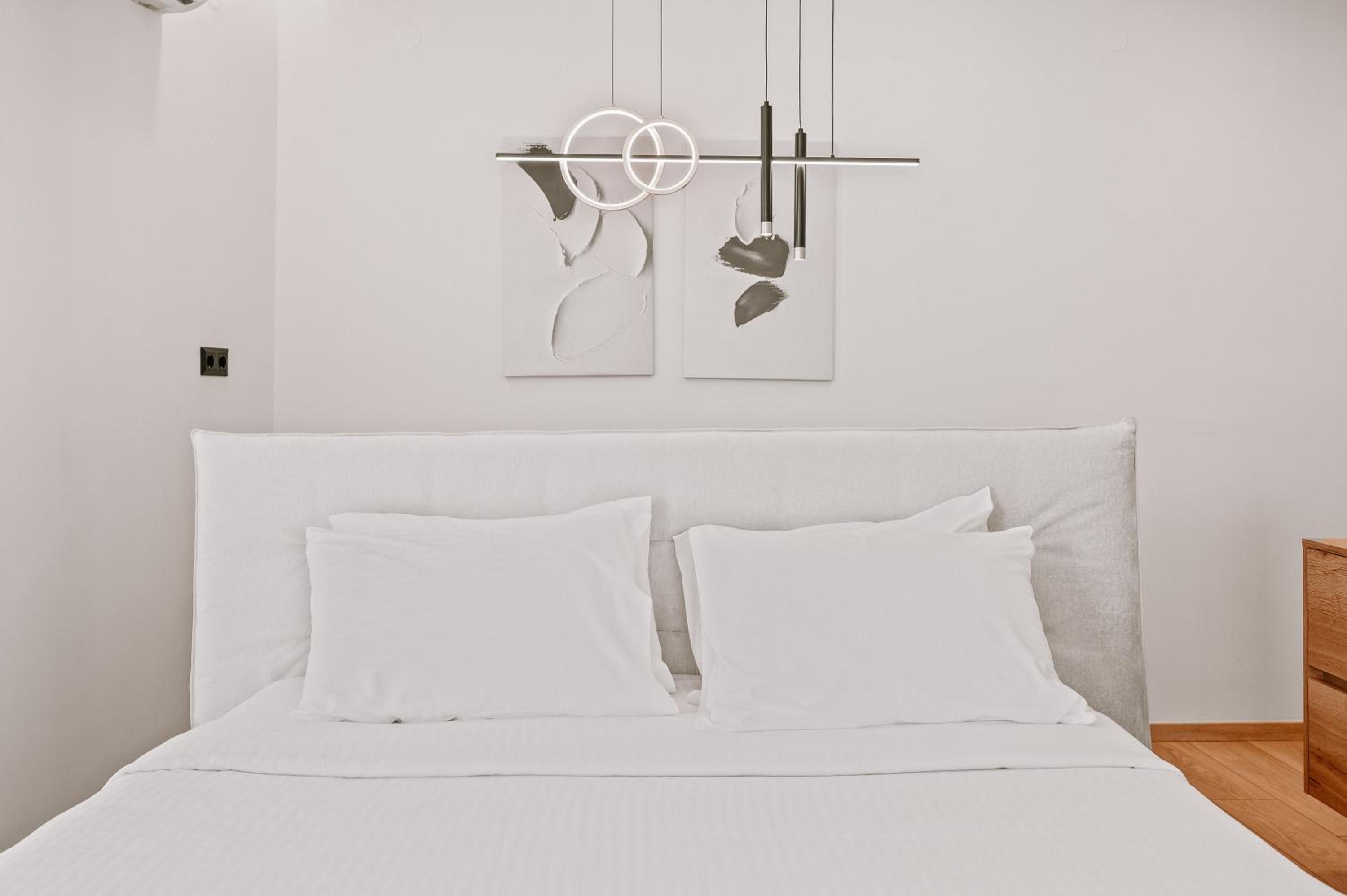 Deluxe Double Room with Balcony photo 1