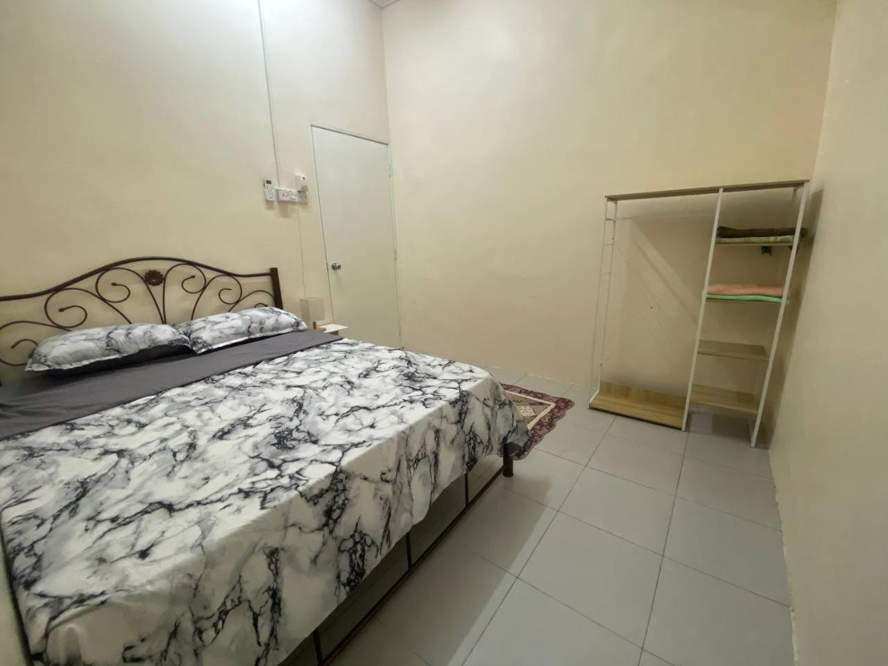 Two-Bedroom House photo 3