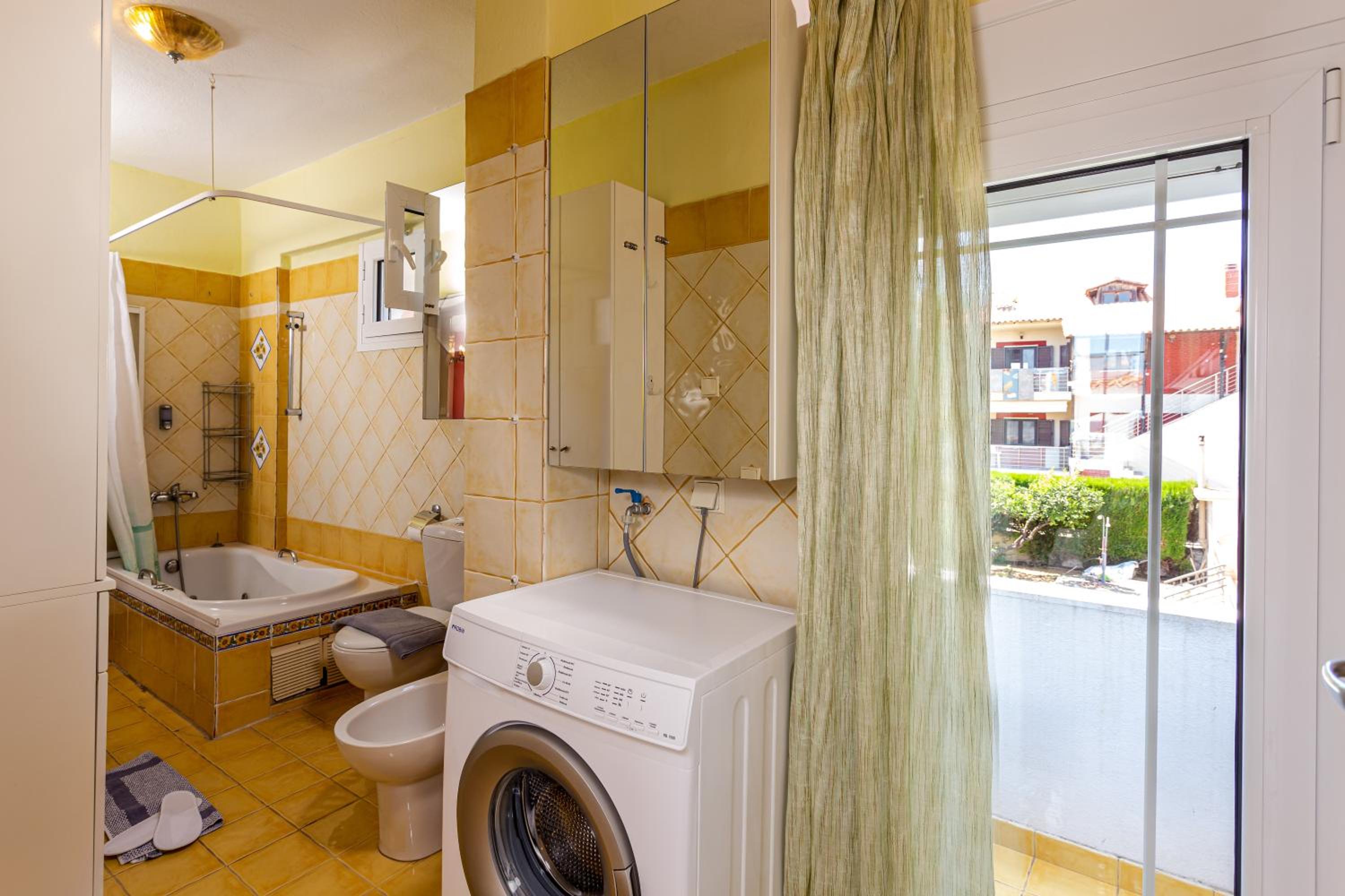 Deluxe King Suite photo 2