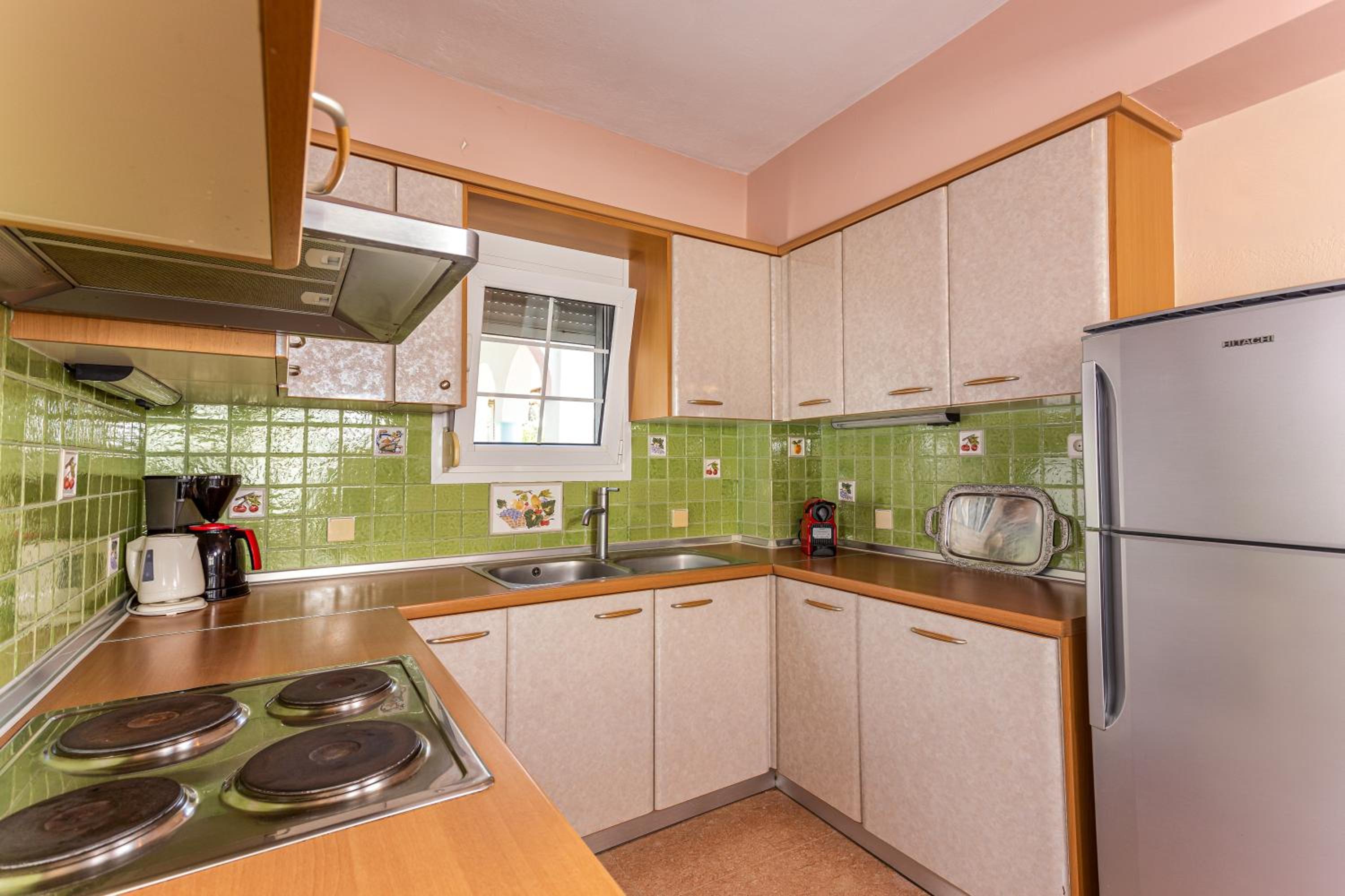 Deluxe King Suite photo 3