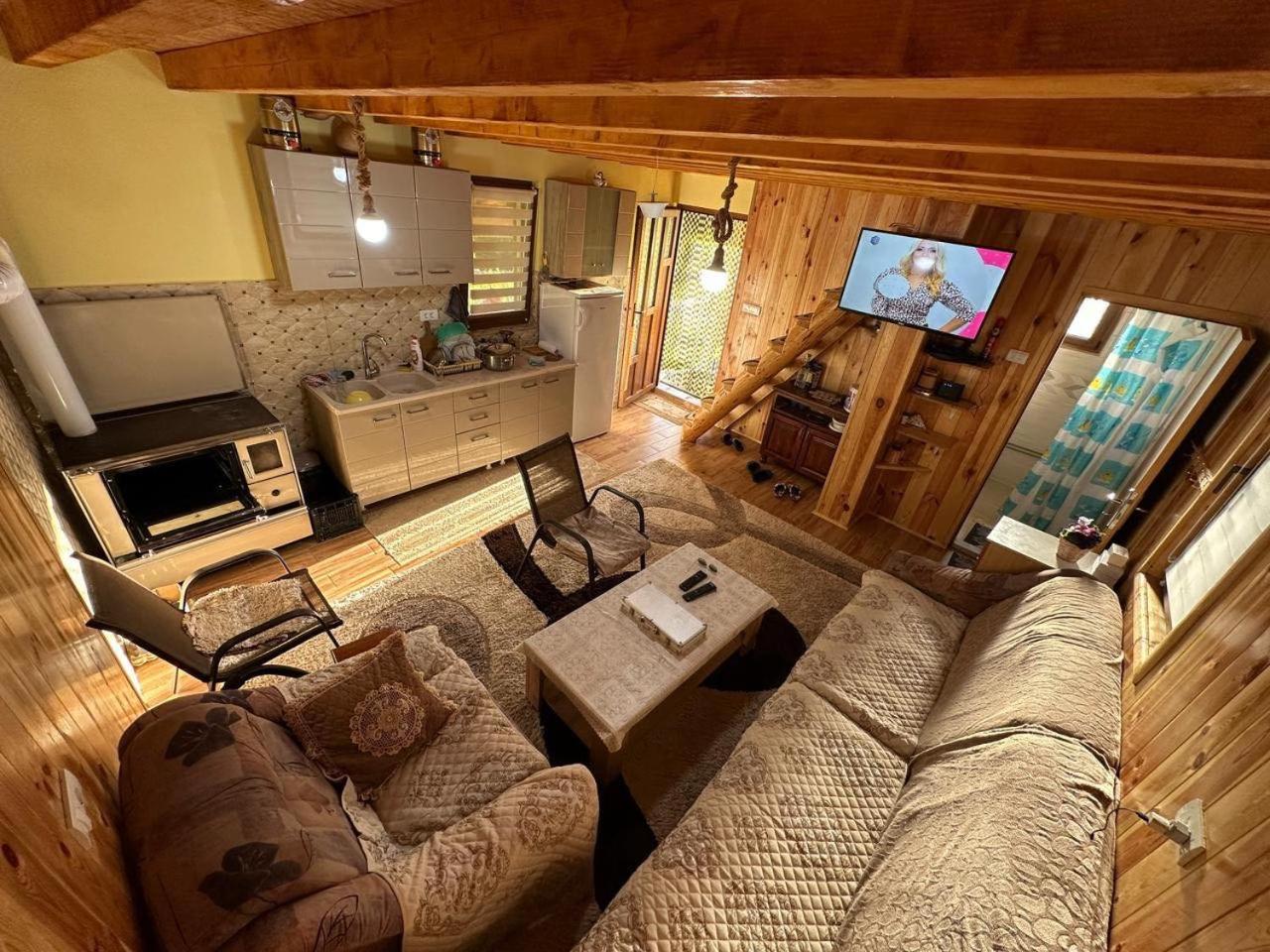 One-Bedroom House photo 1