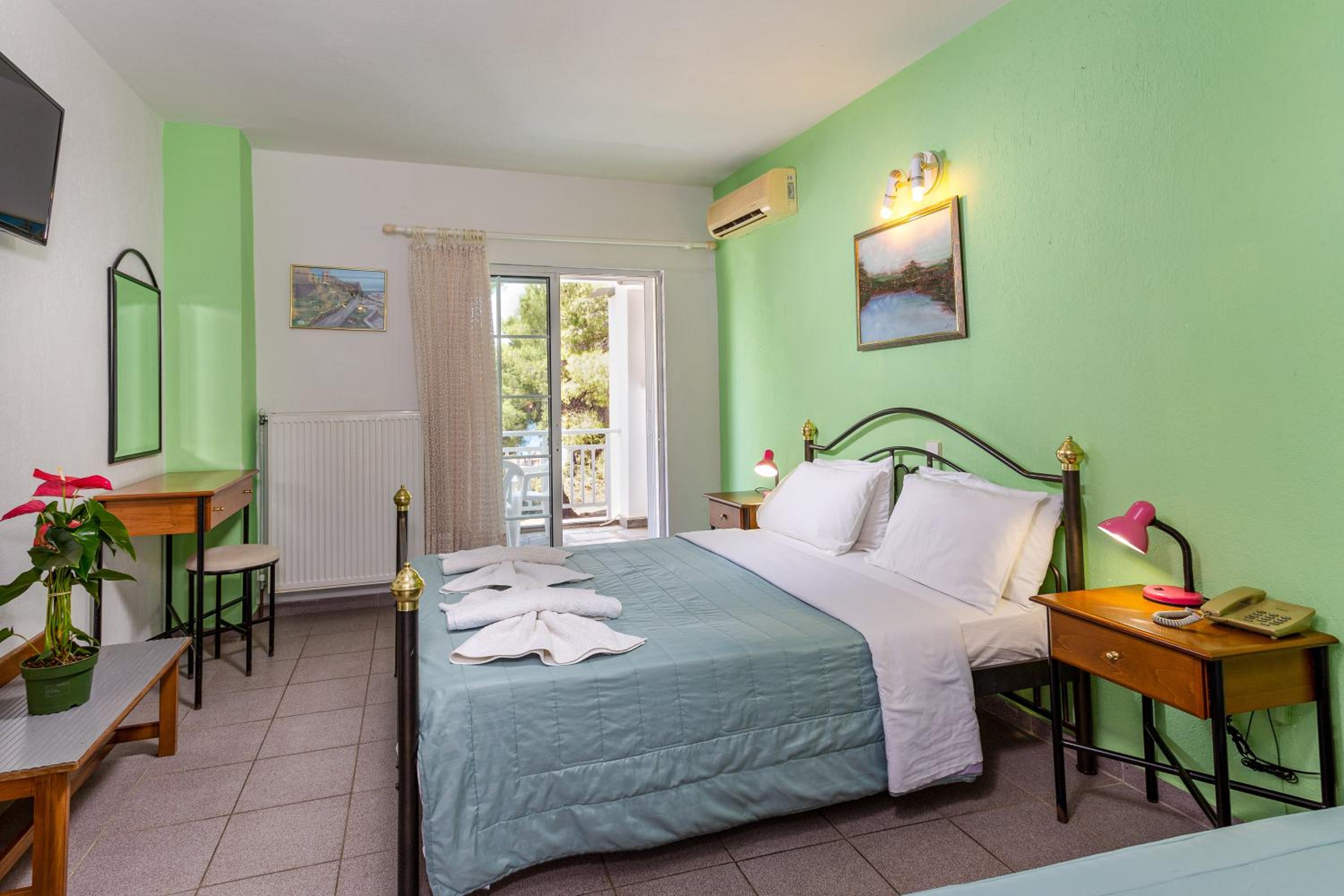 Standard Double Room - Photo 7
