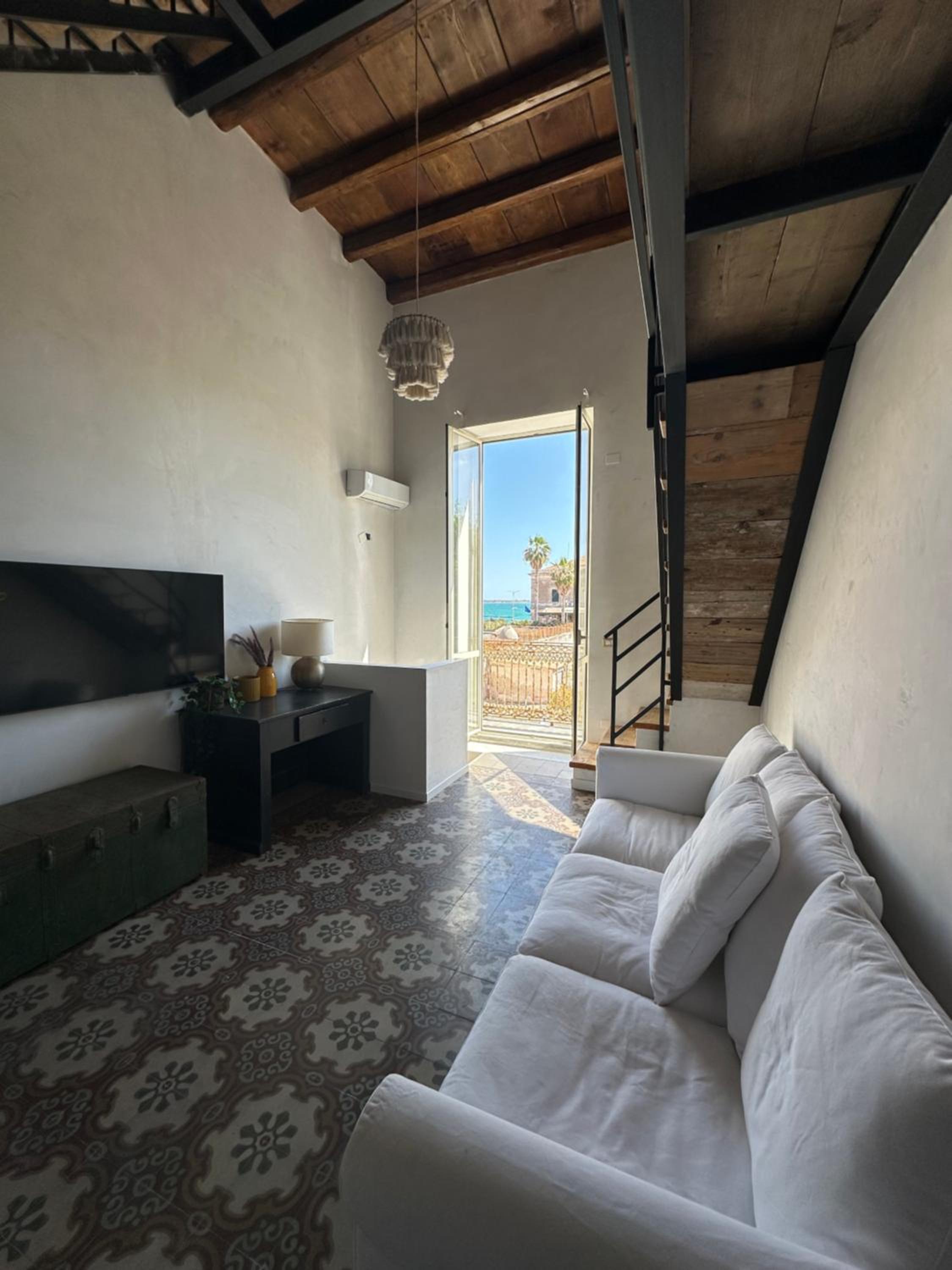 One-Bedroom Deluxe Apartment
