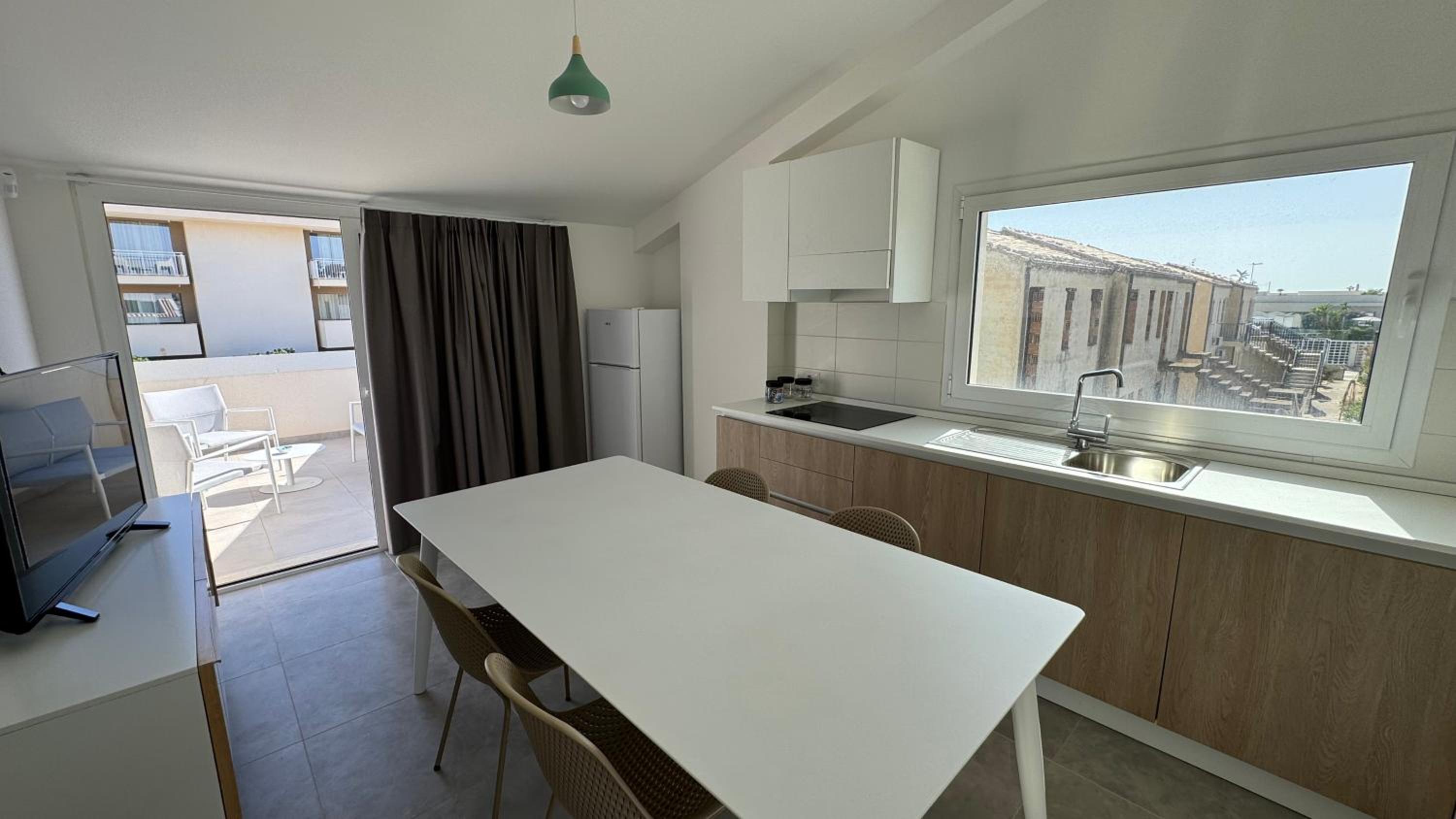 Apartment with Balcony photo 2