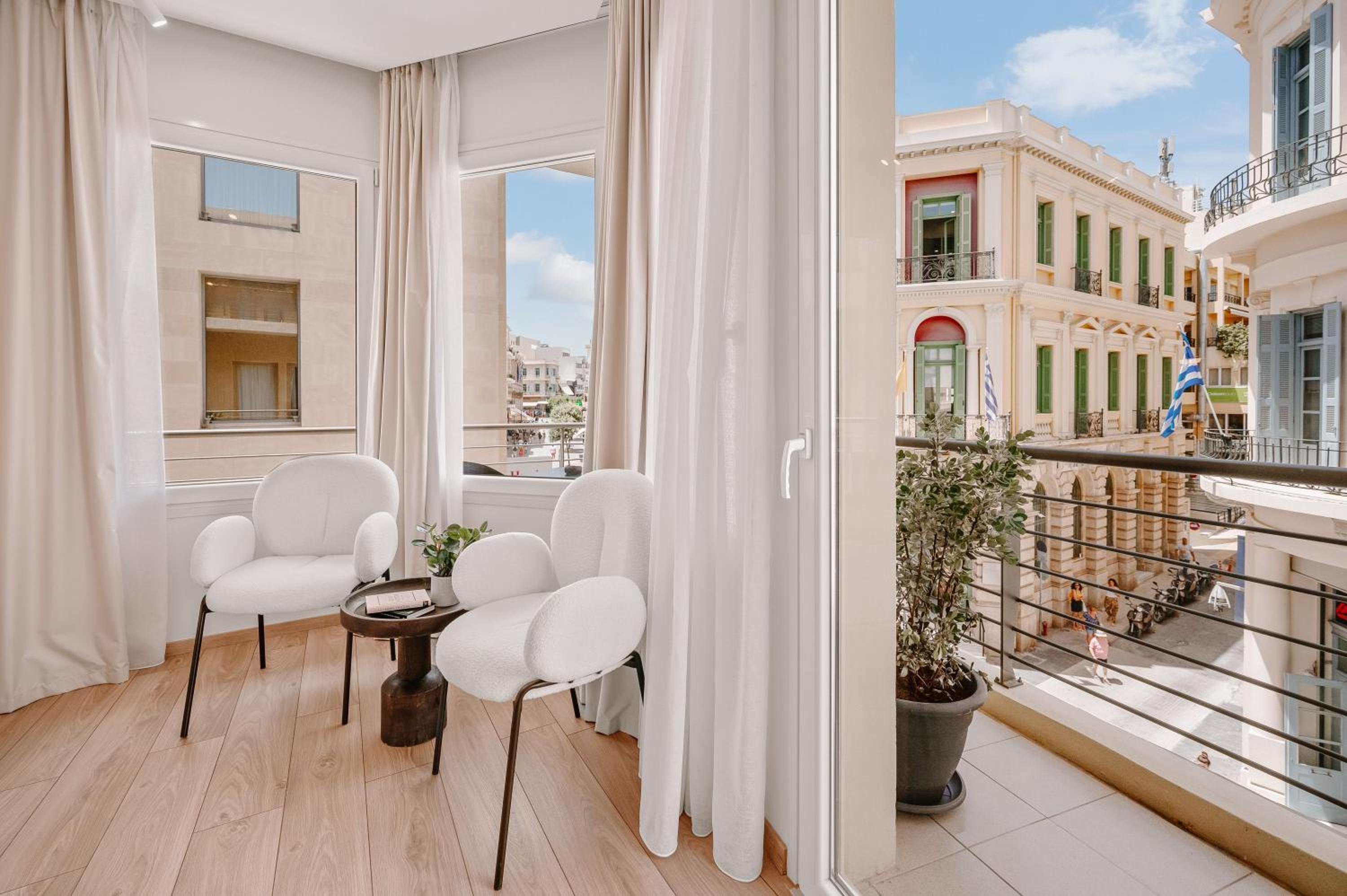 Junior Suite with Balcony photo 3