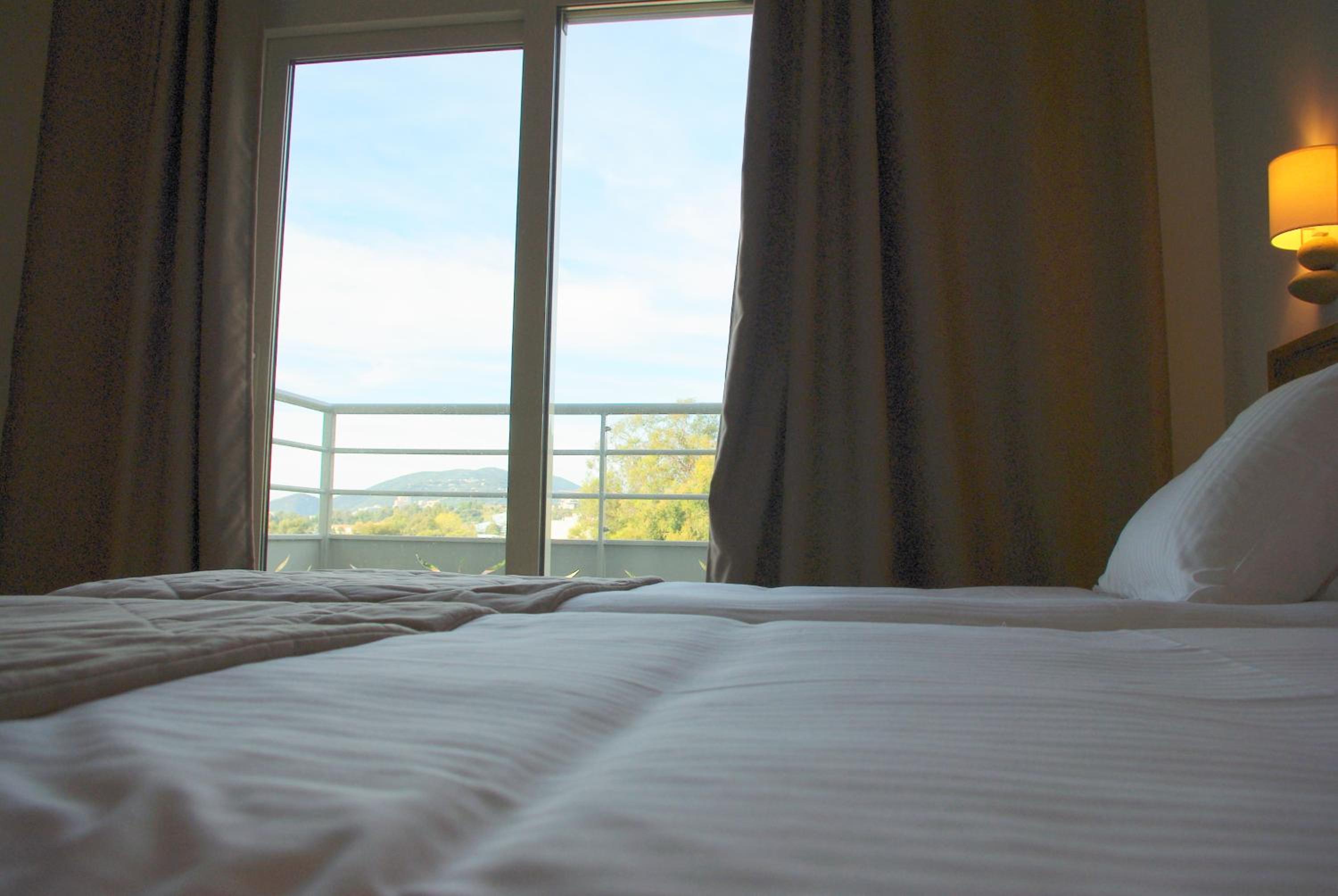 Single Room with Countryside View photo 3