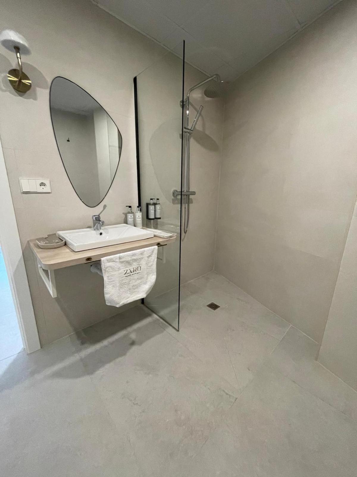 Double Room - Disability Access photo 3