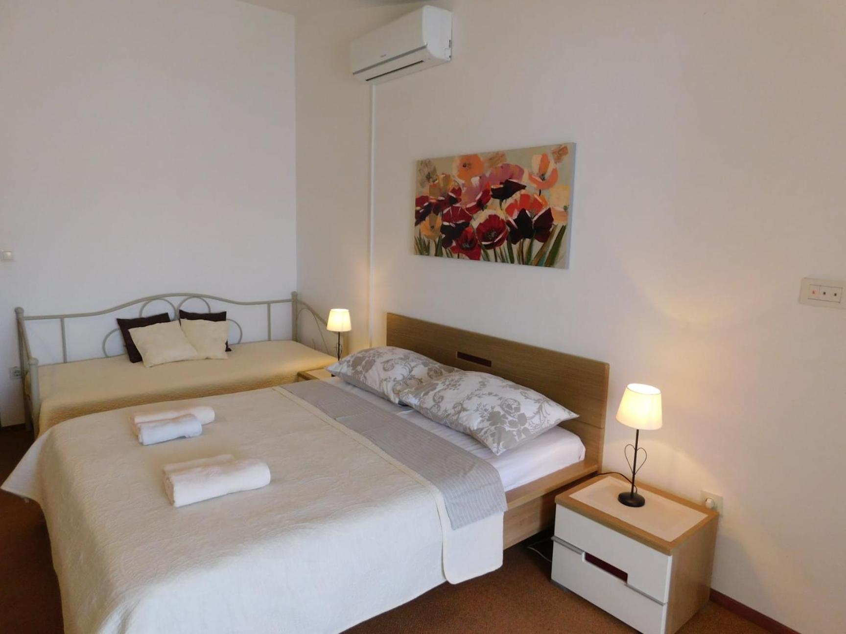 Two-Bedroom Apartment with Garden View photo 3