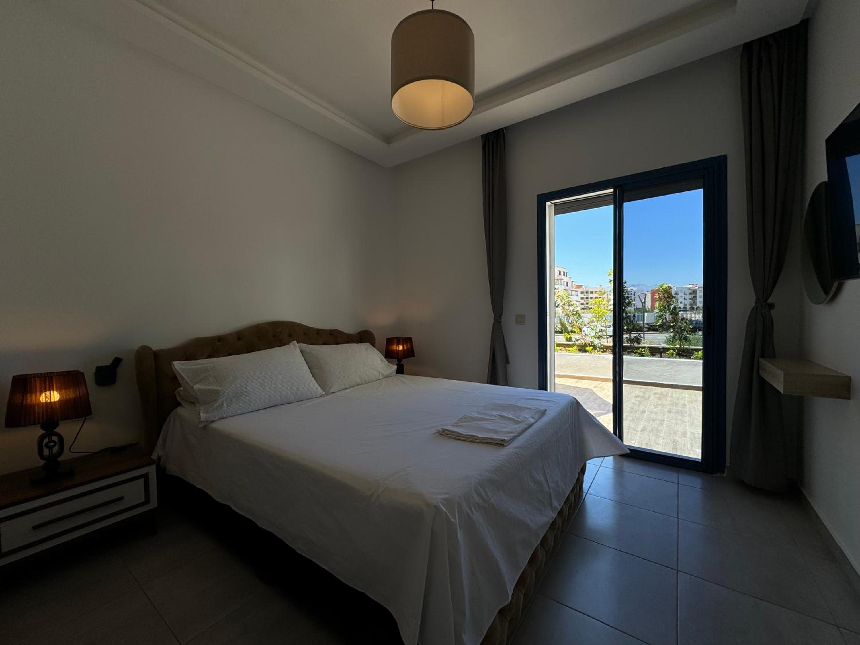 Two-Bedroom Apartment with Garden View photo 2