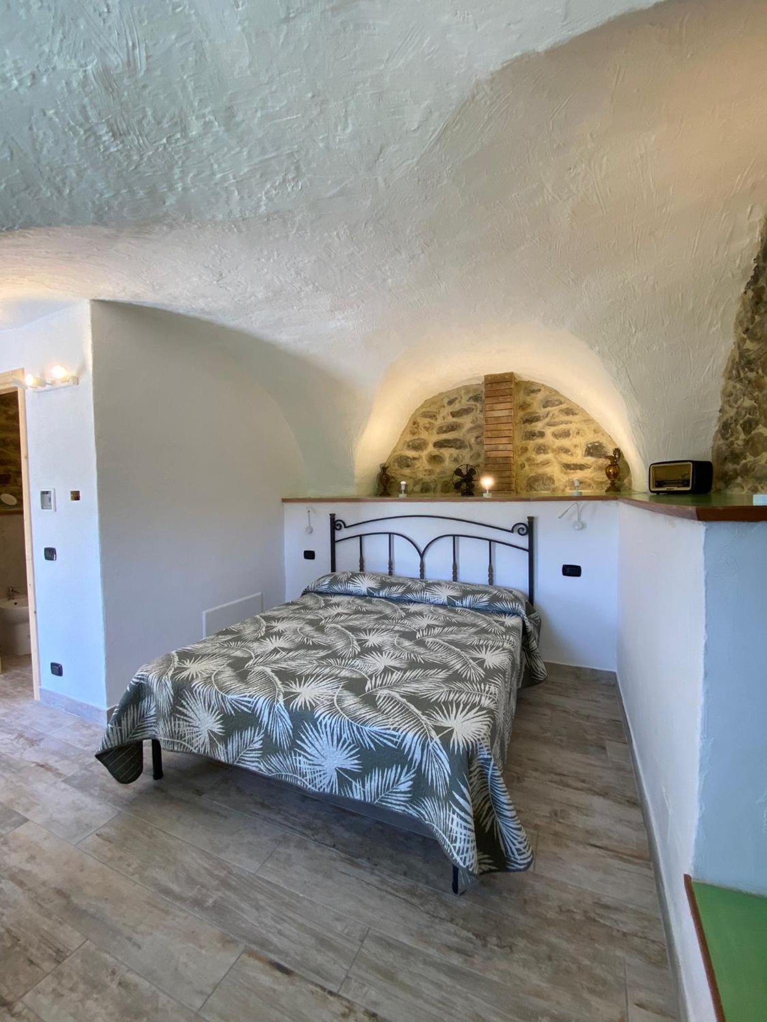 Double Room - Photo 5