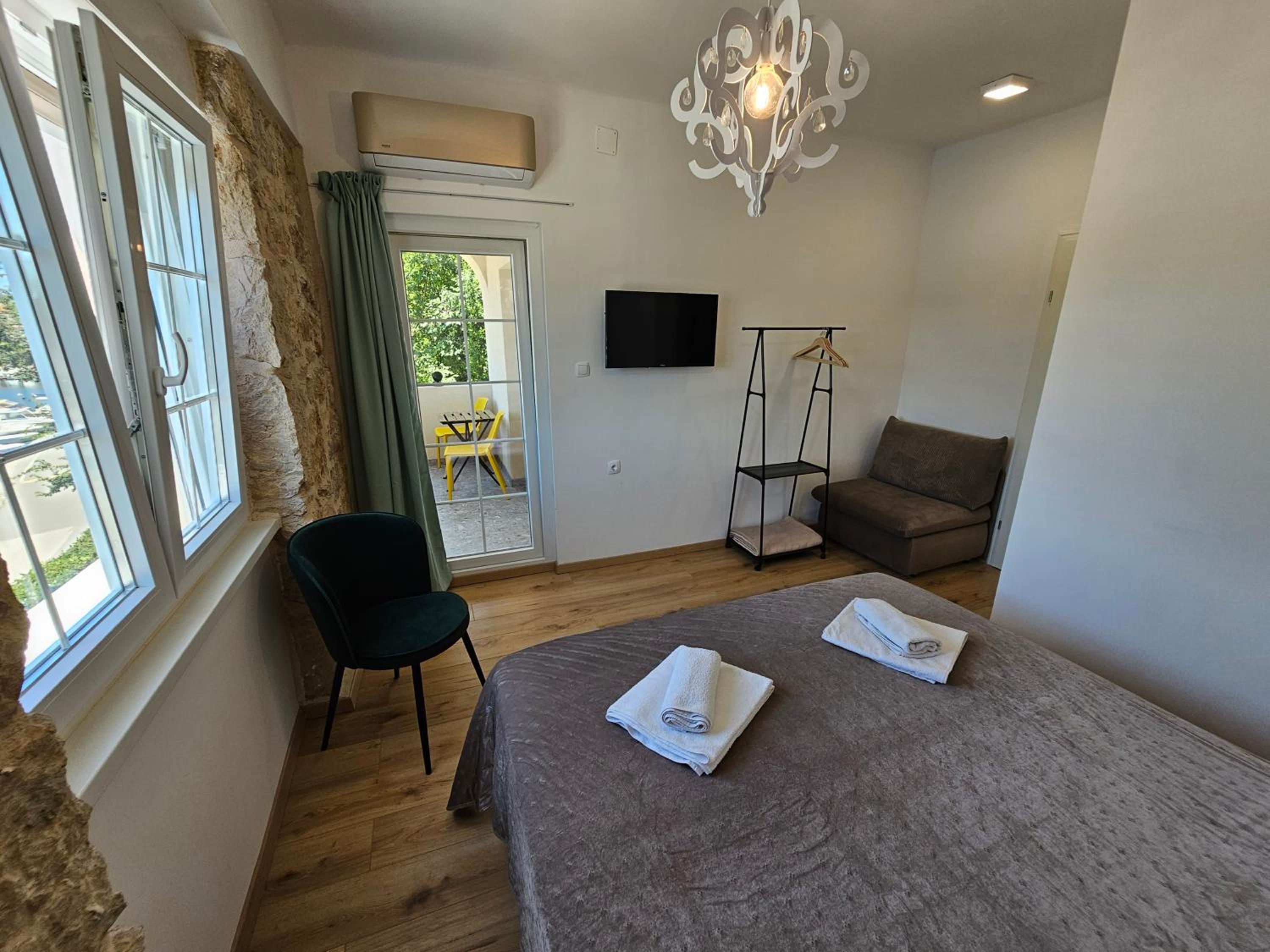 Deluxe Double Room with Balcony and Sea View photo 1