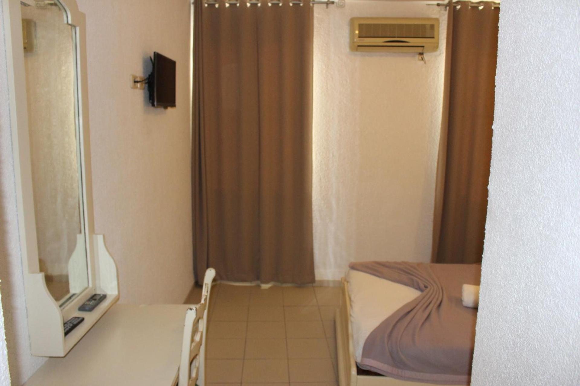 Standard Double Room photo 3