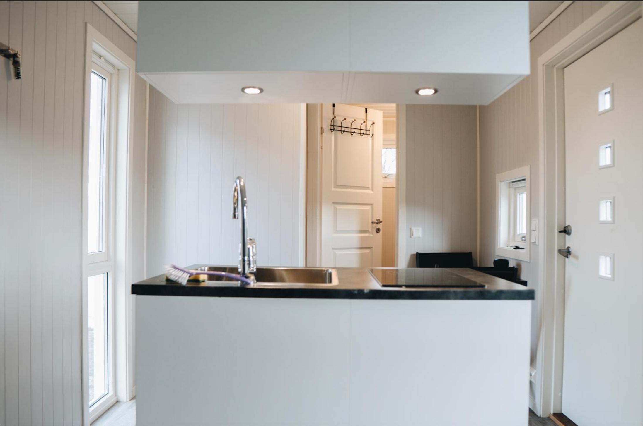 Apartment with View and Balcony - Photo 4