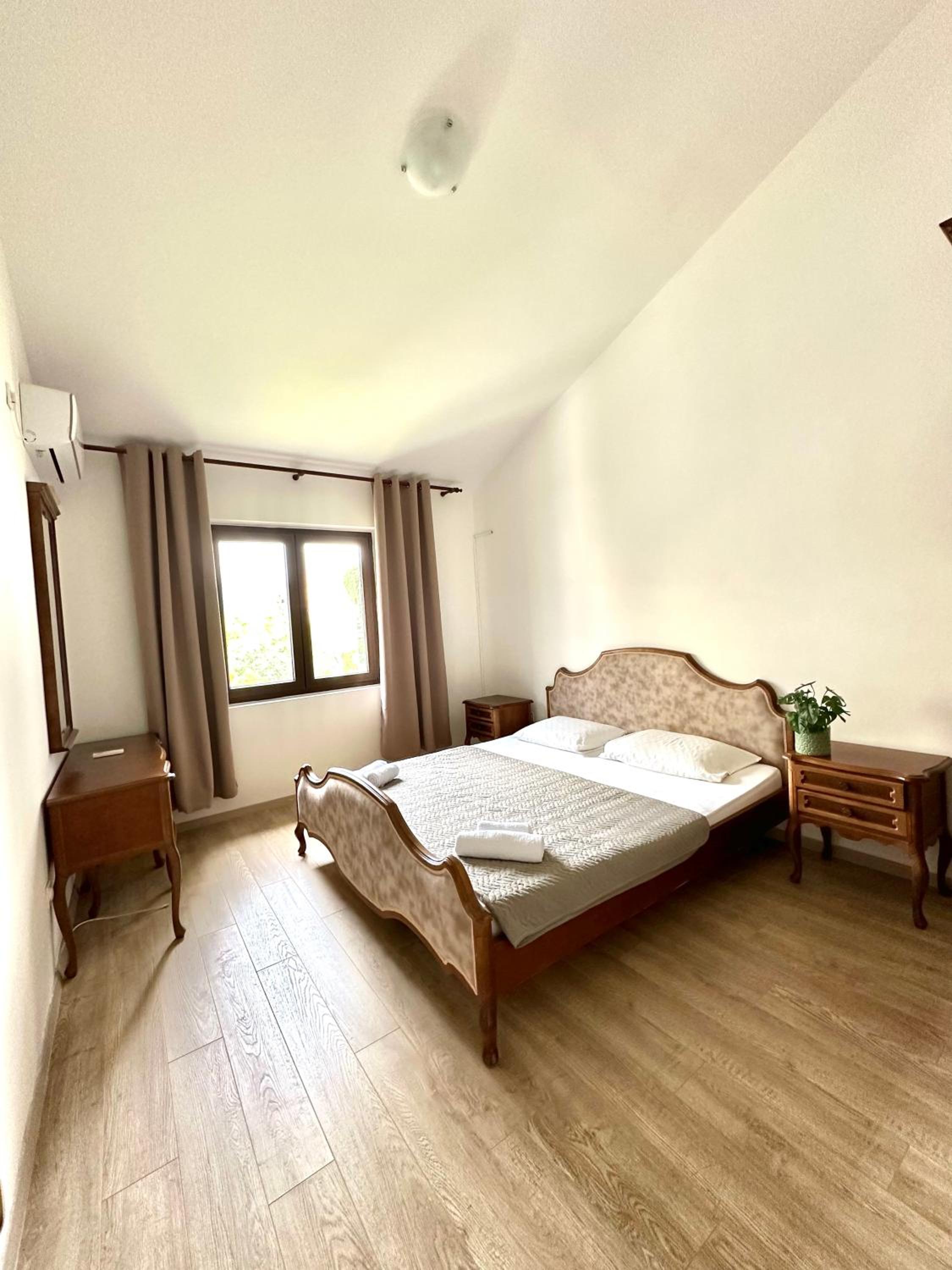 Four-Bedroom House photo 2