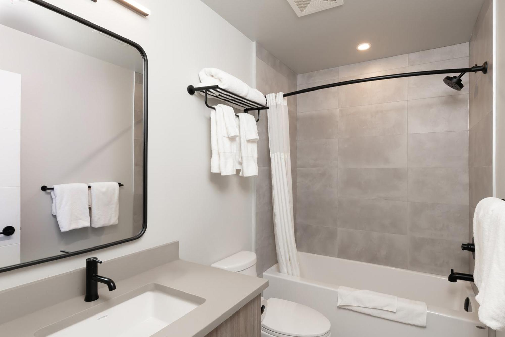 Junior Suite with Lake View photo 2