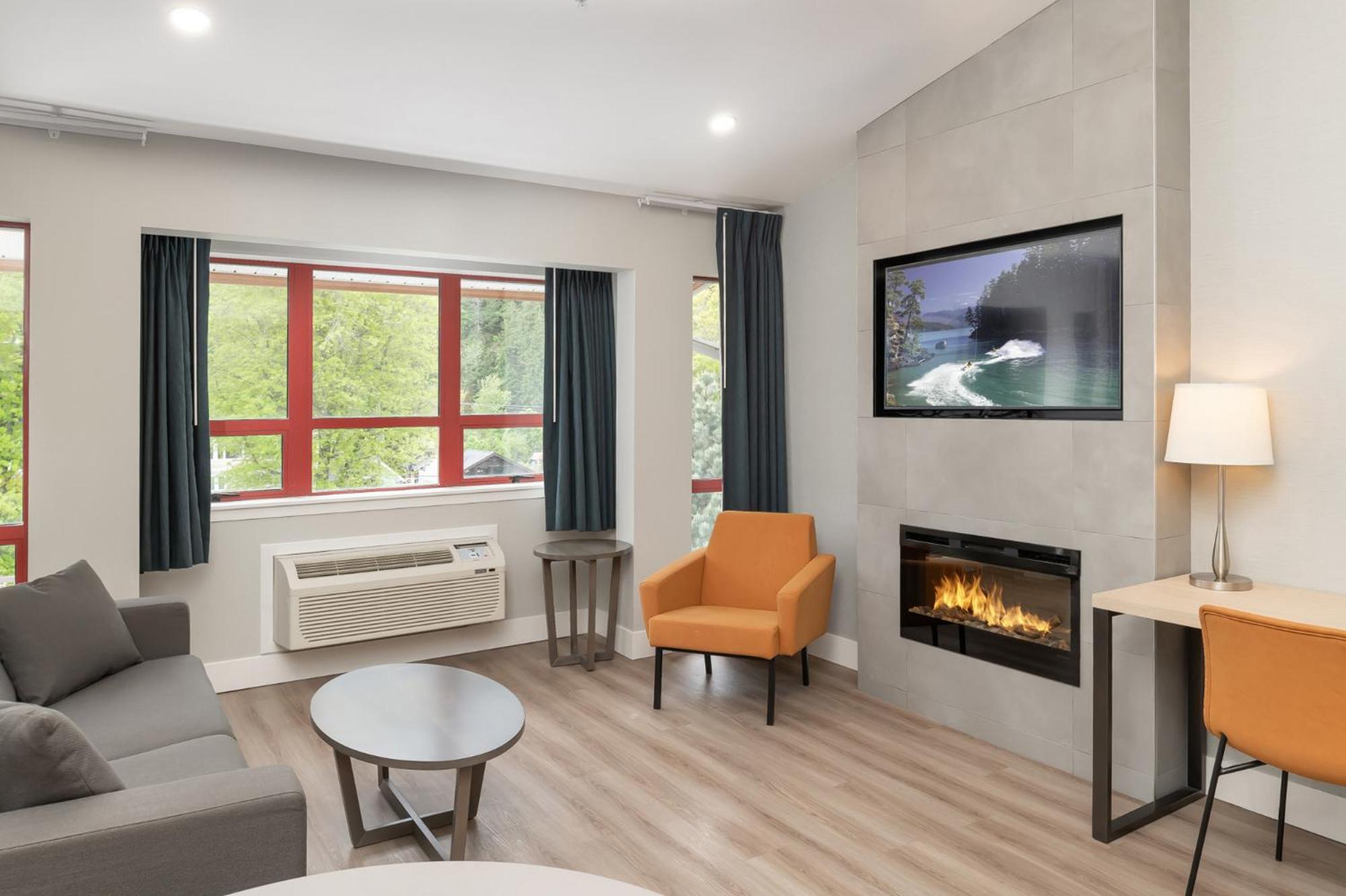 Junior Suite with Mountain View photo 3
