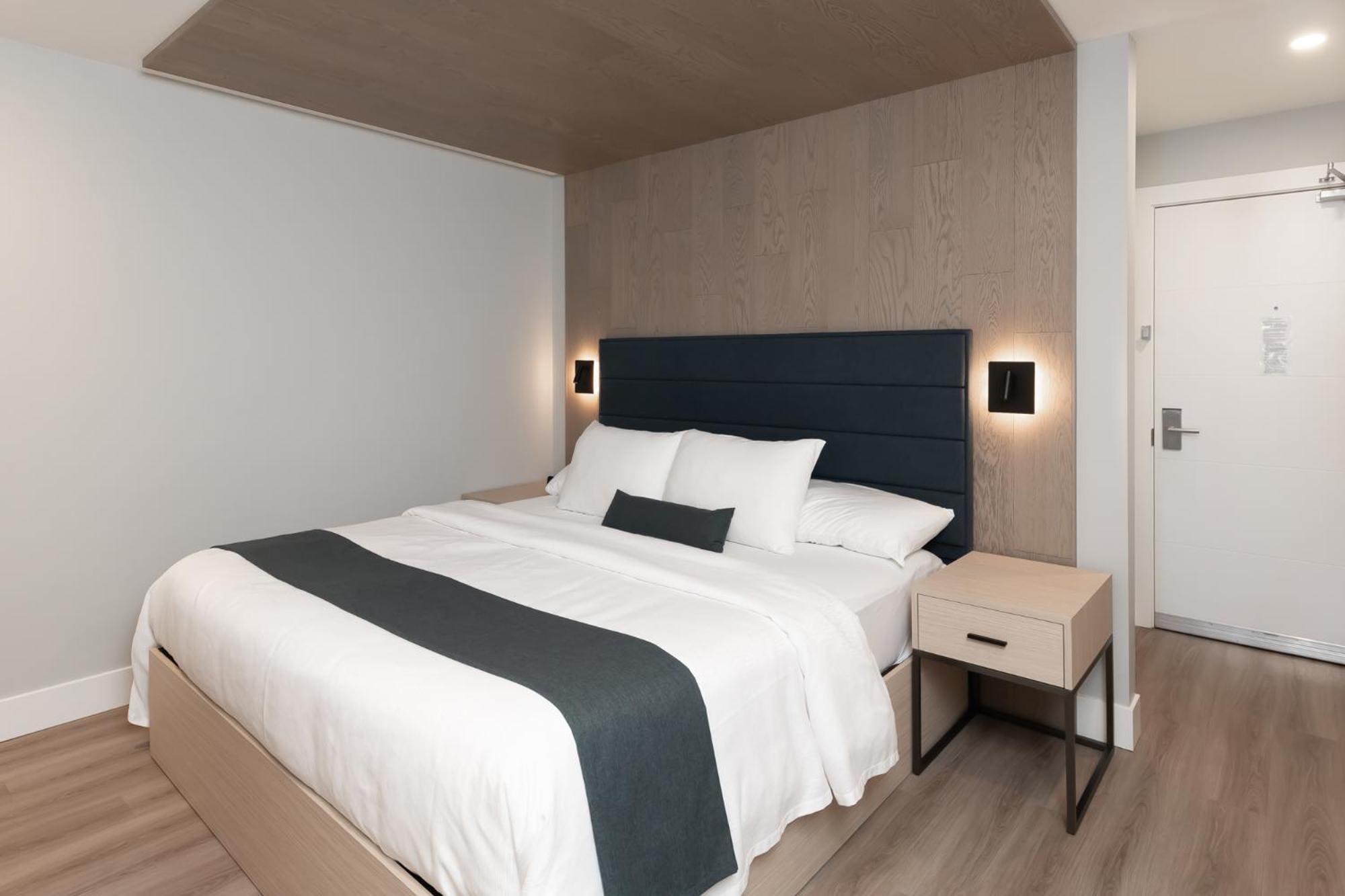Junior Suite with Lake View photo 1