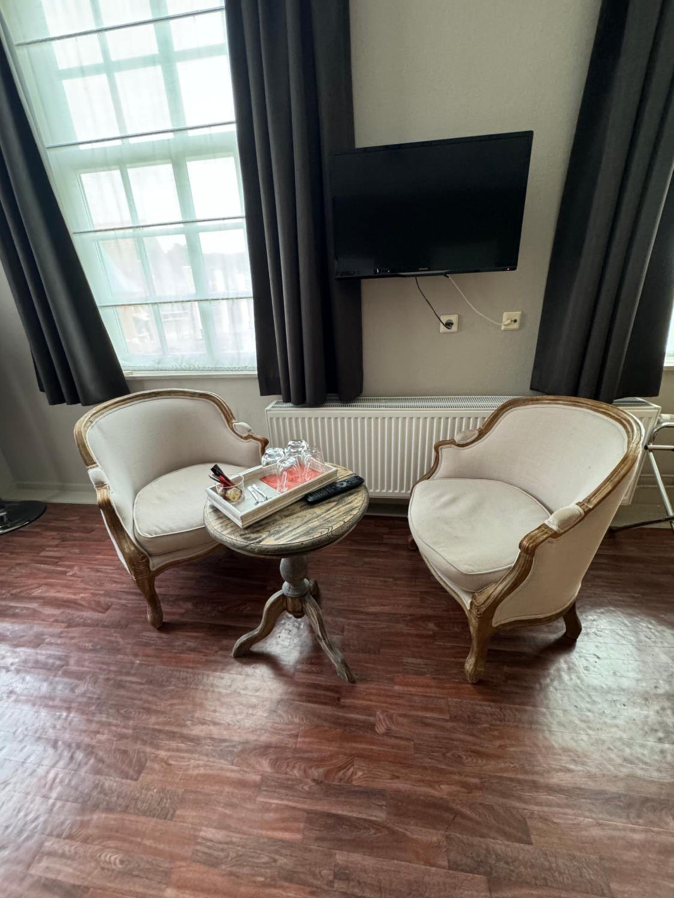 Deluxe King Room photo 3