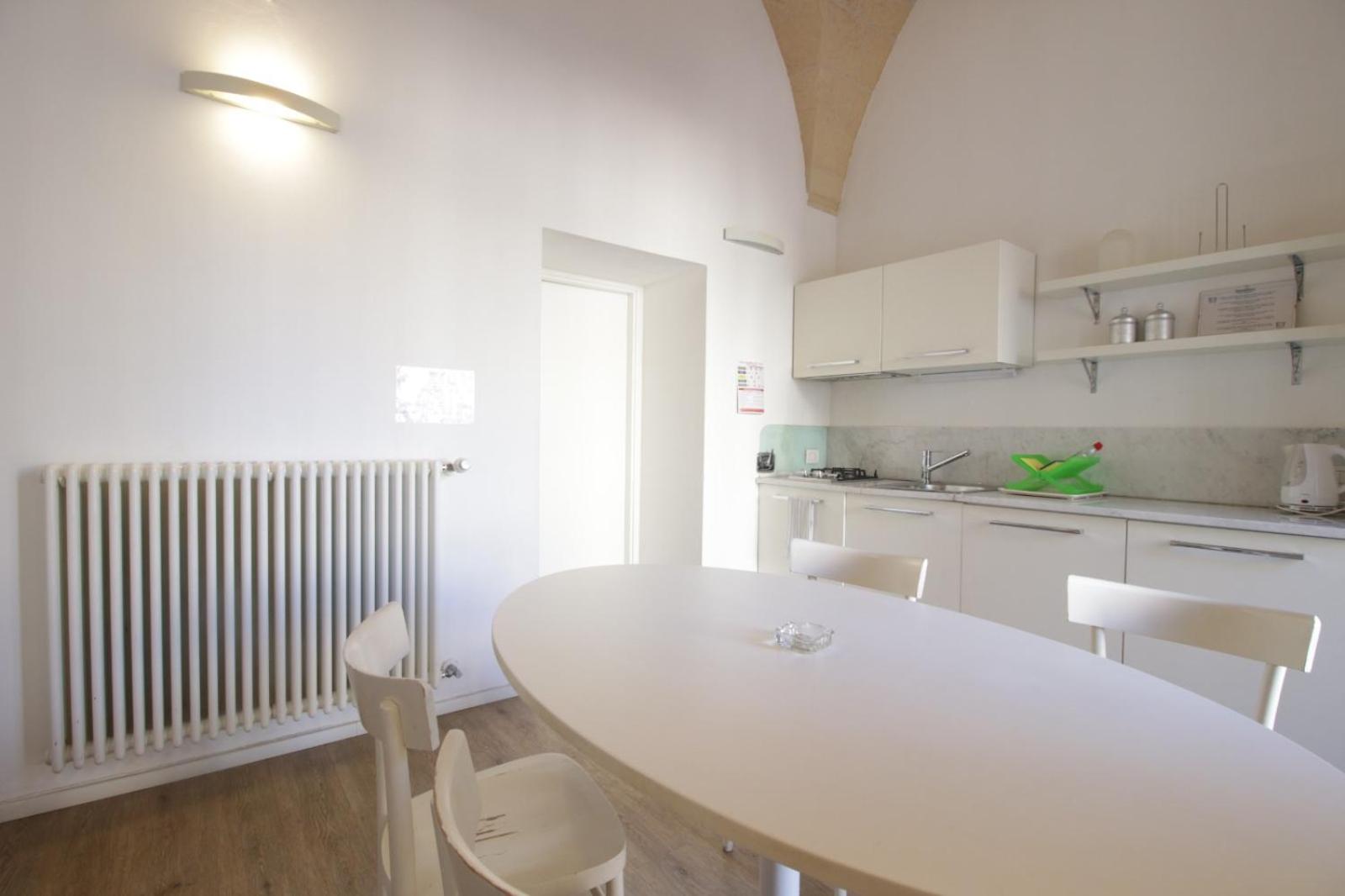 Studio Apartment - Photo 31