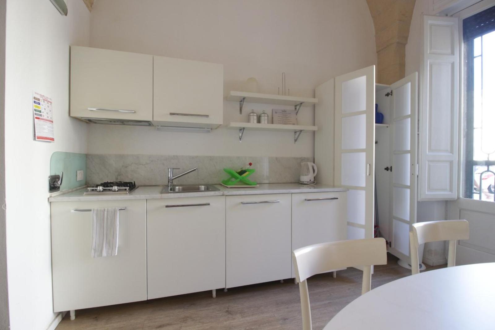 Studio Apartment - Photo 7