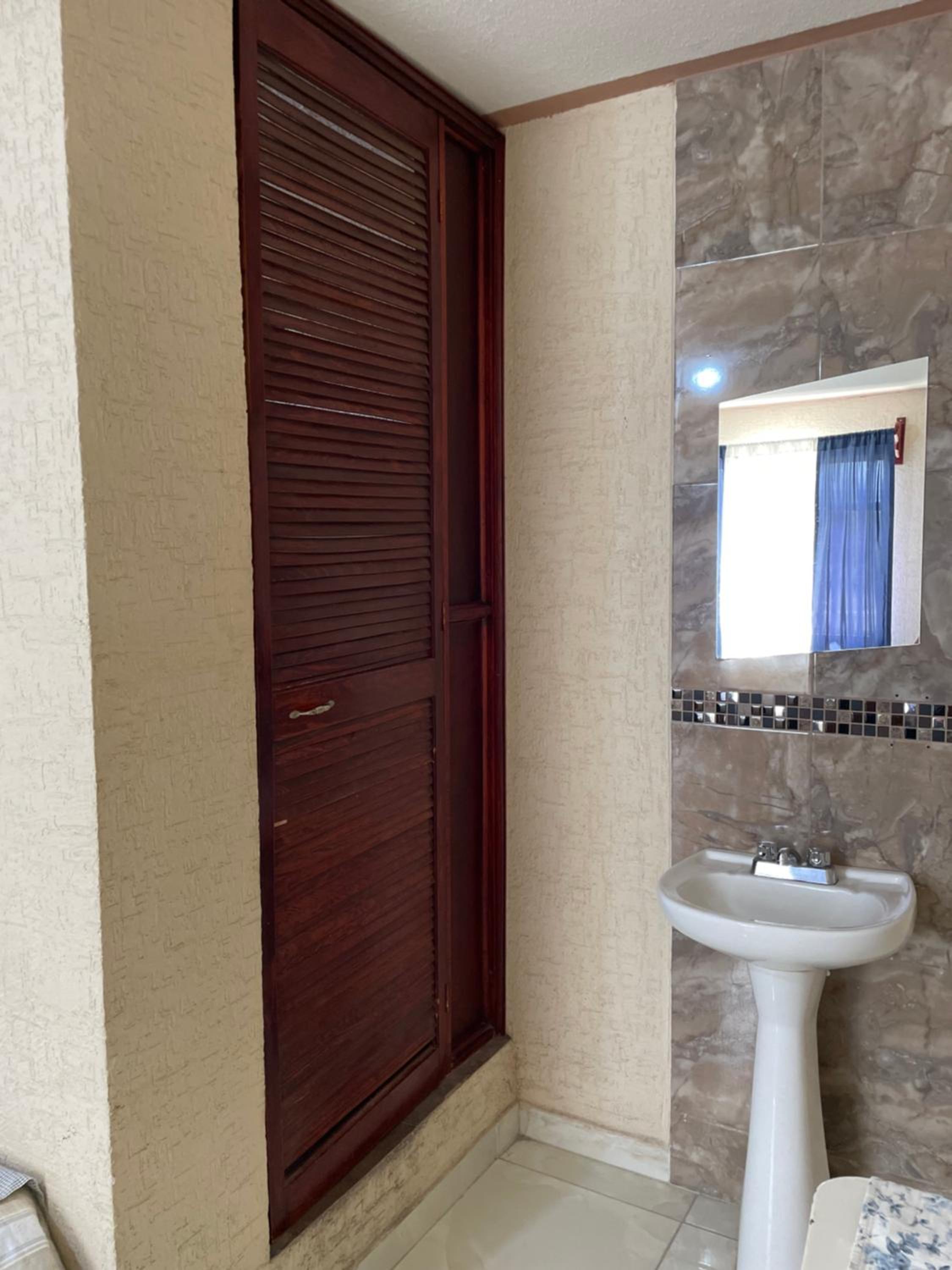 Double Room With Private Bathroom photo 3