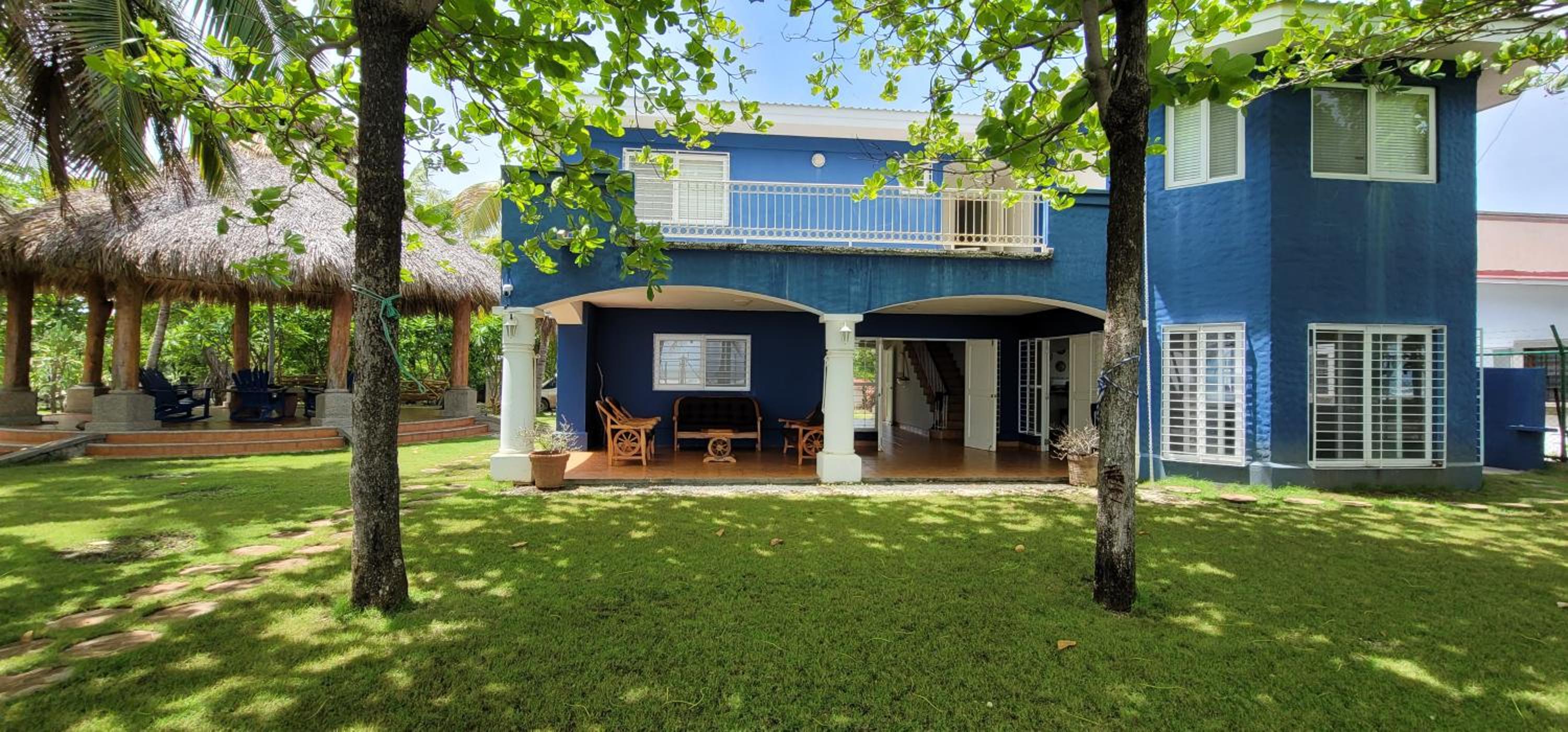 Four-Bedroom House photo 3