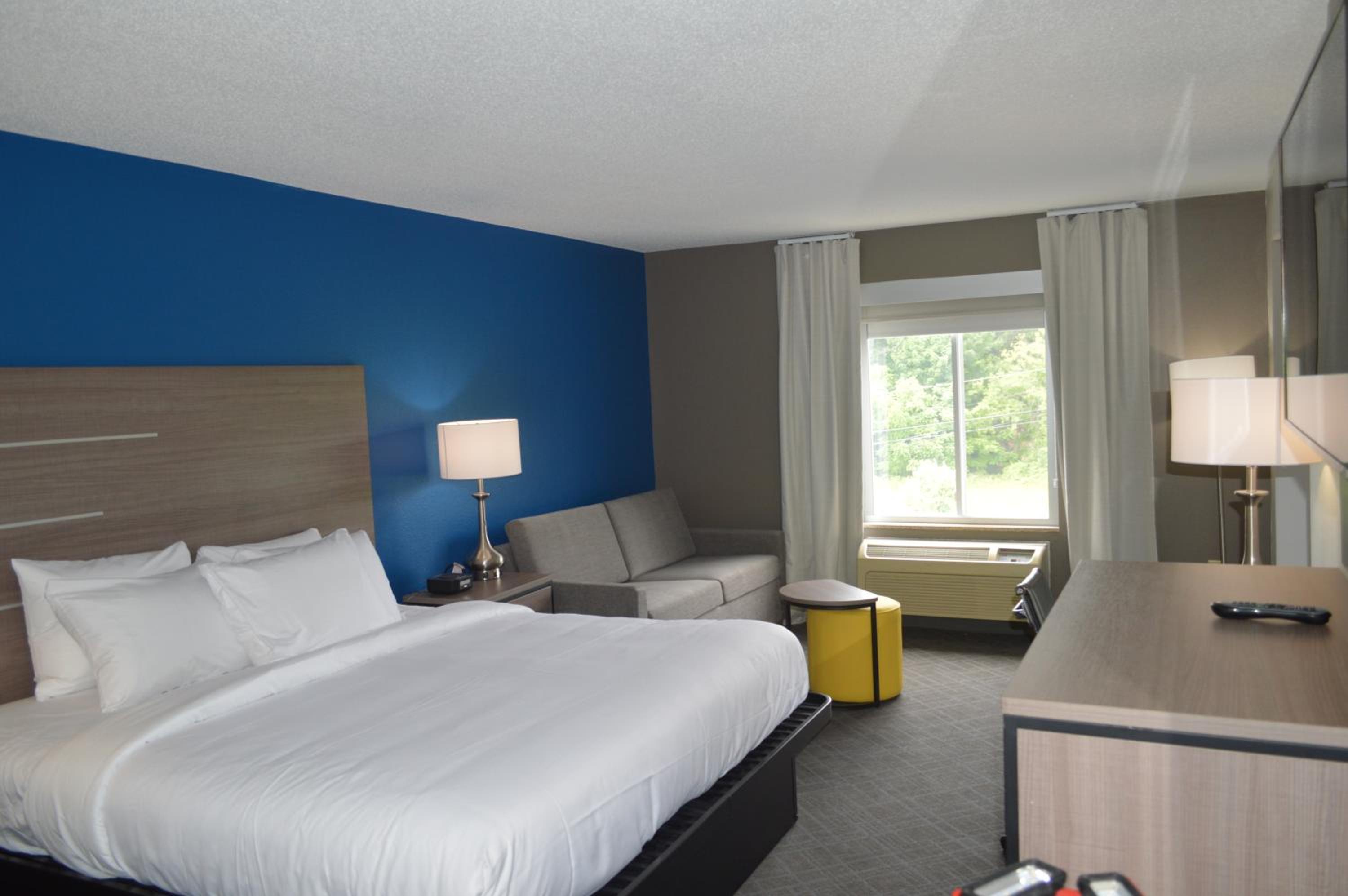 King Room - Non-Smoking photo 2