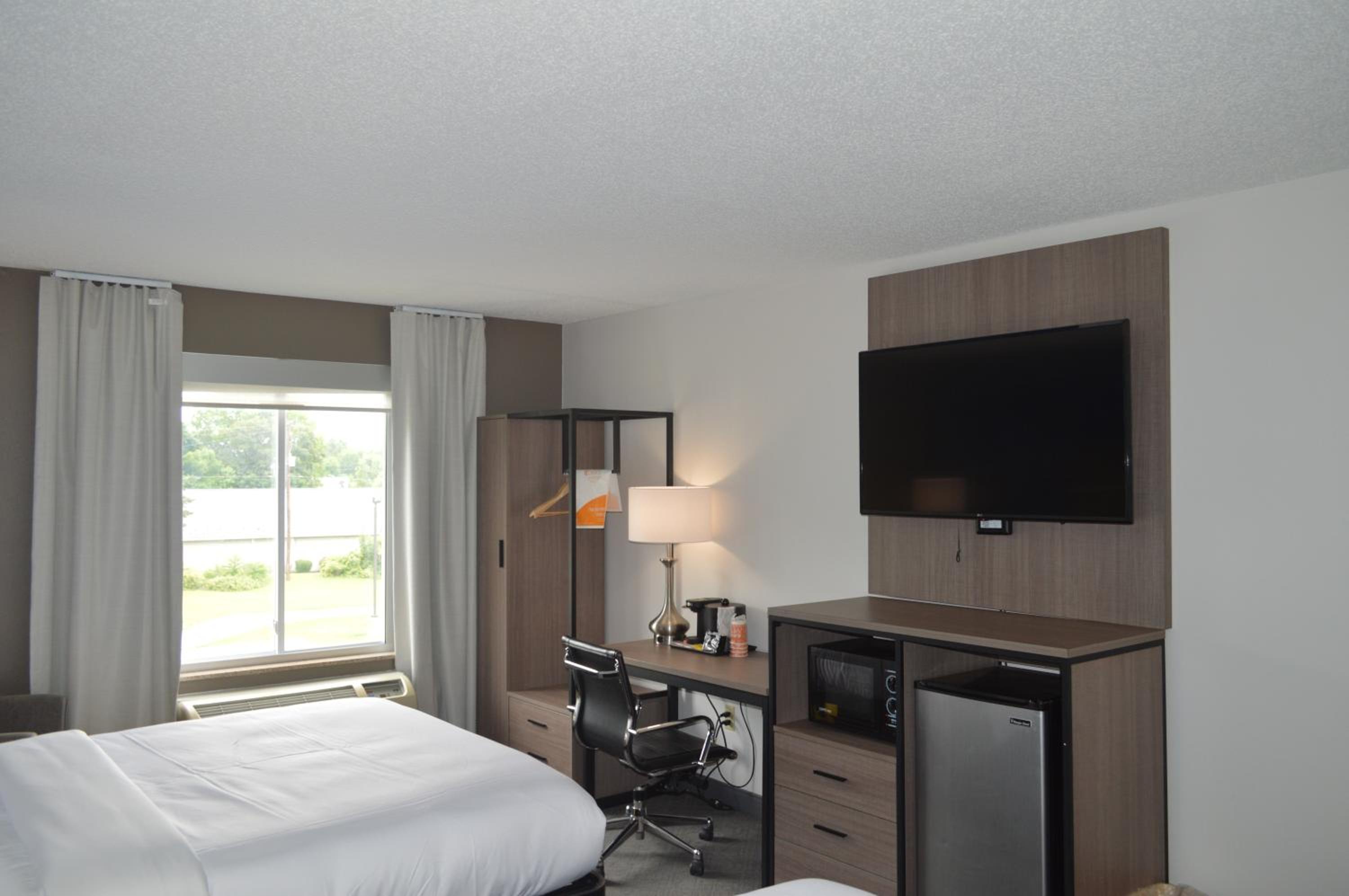 Comfort Inn & Suites Harrisburg-Hershey North