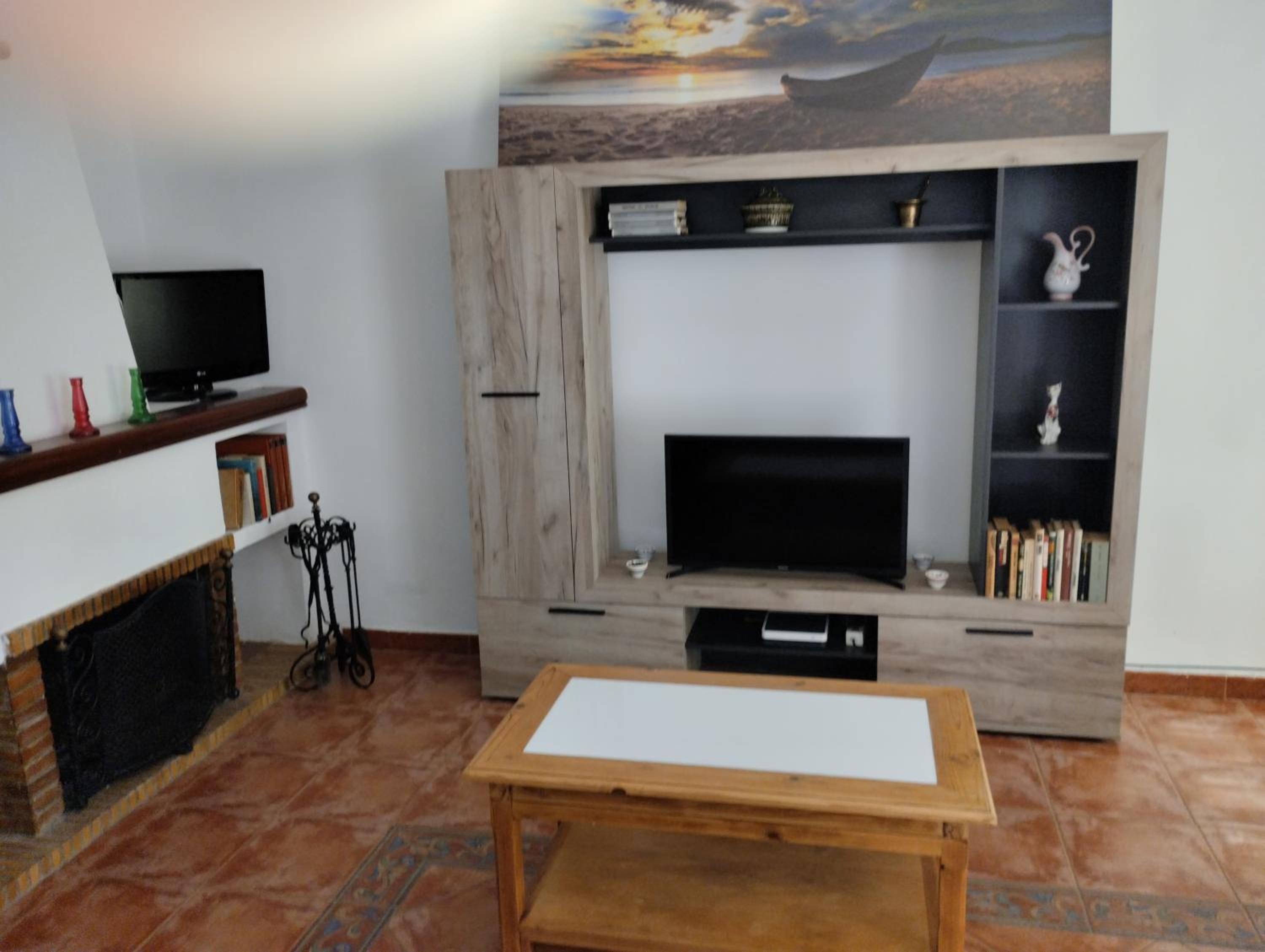 Three-Bedroom House photo 3