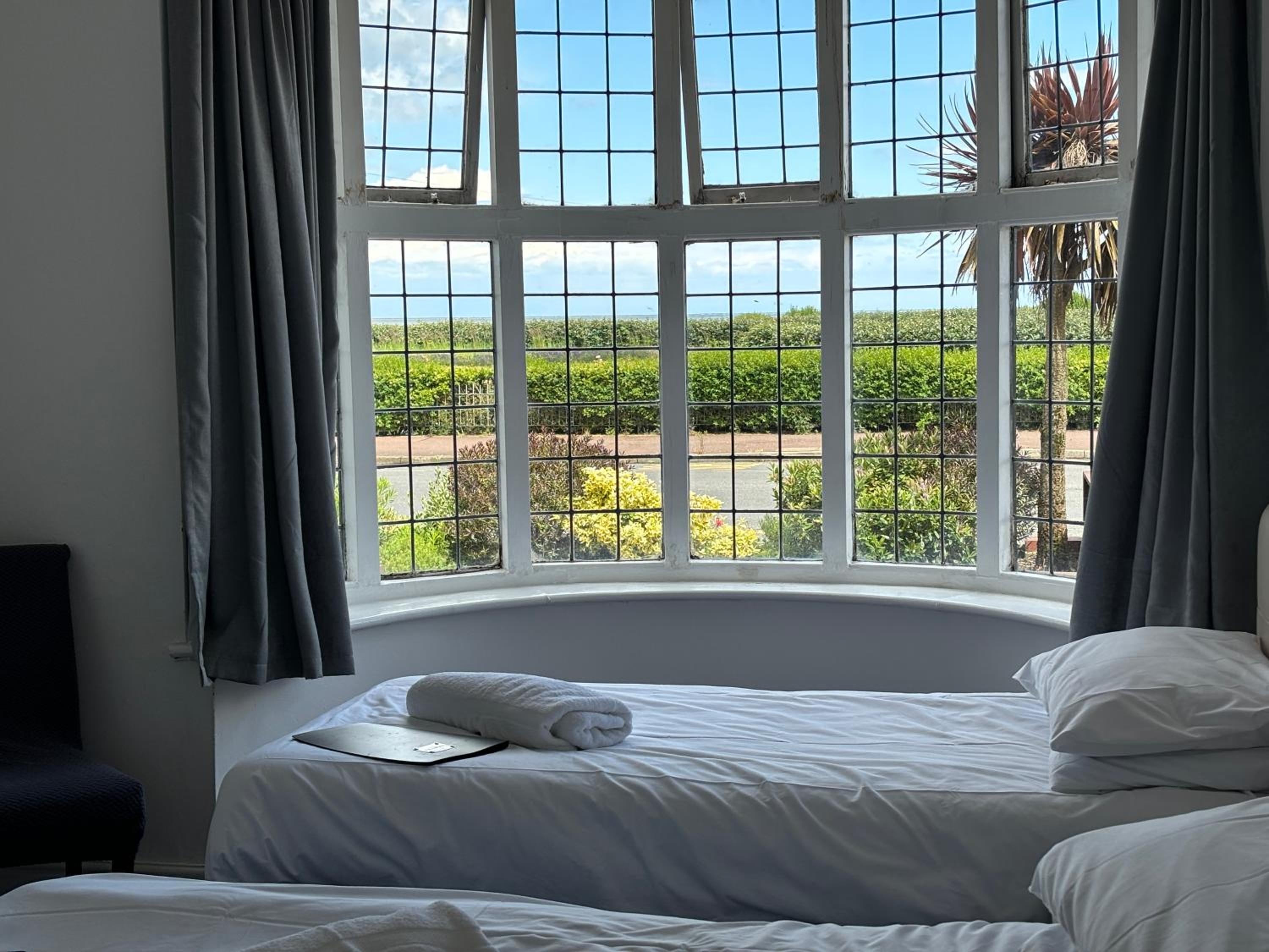 Standard Twin Room With Sea View photo 3