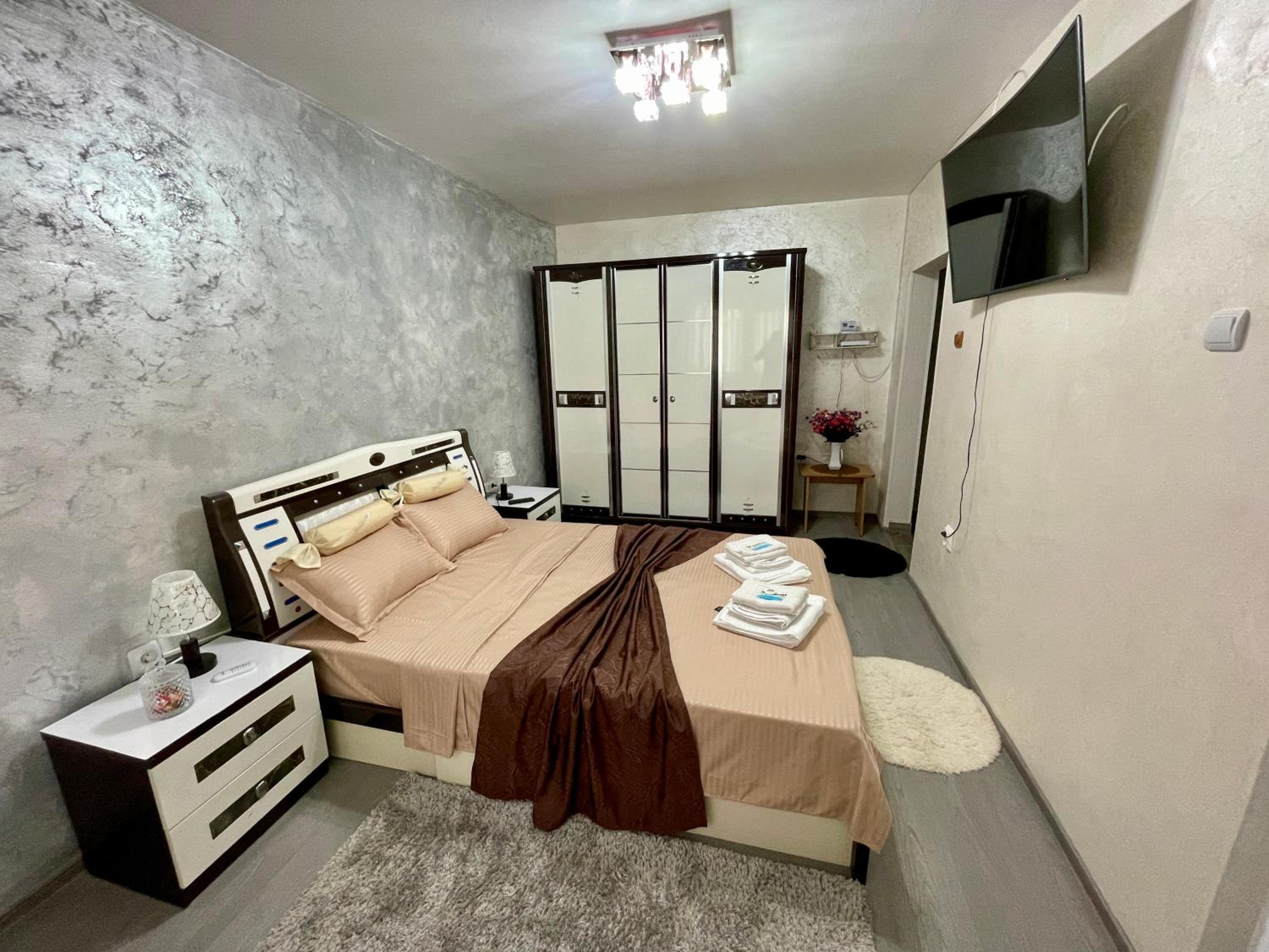 One-Bedroom Apartment photo 2