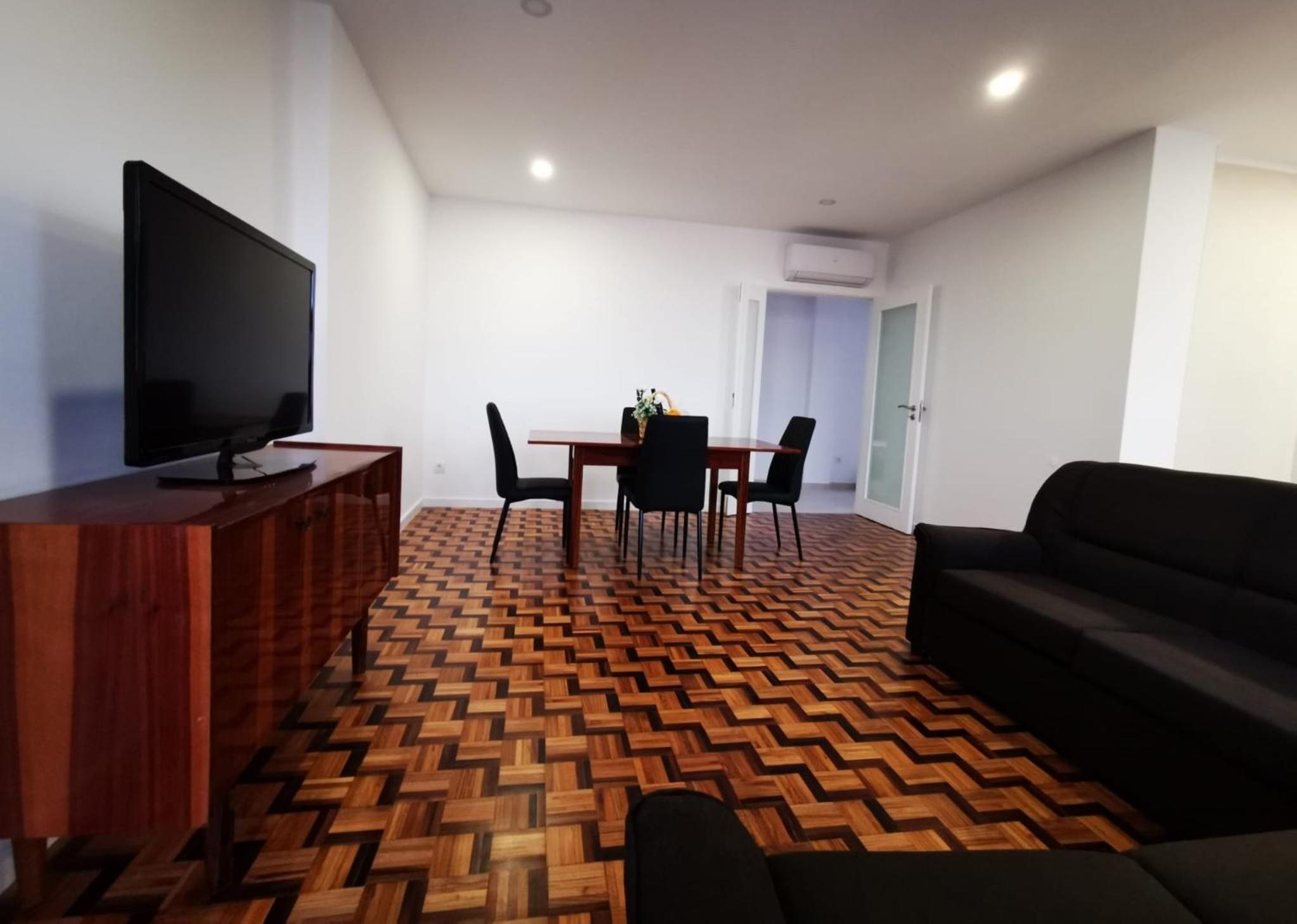 Three-Bedroom Apartment photo 2
