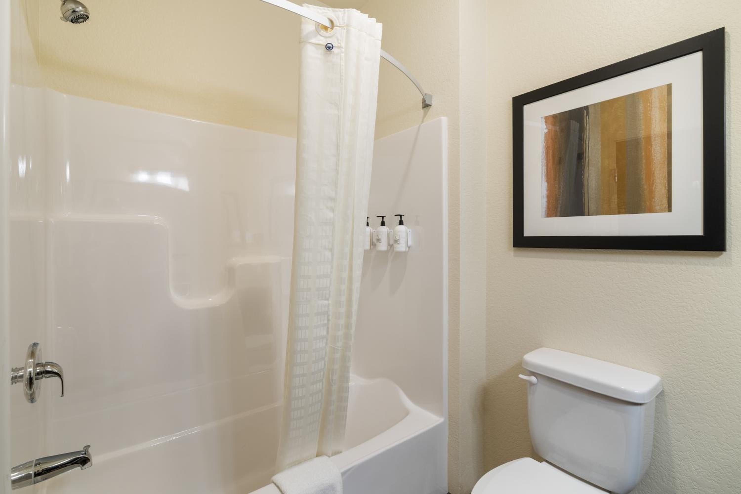 Standard Queen Room - Photo 4