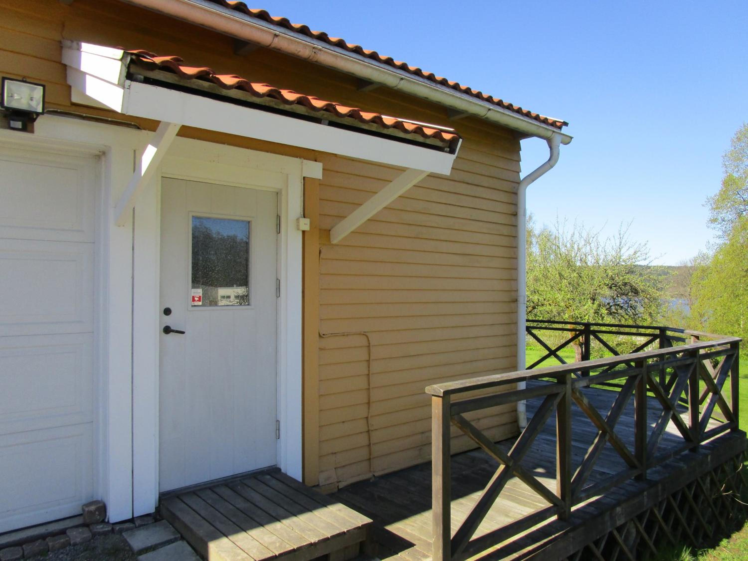 One-Bedroom Cottage with Lake View  - Photo 47