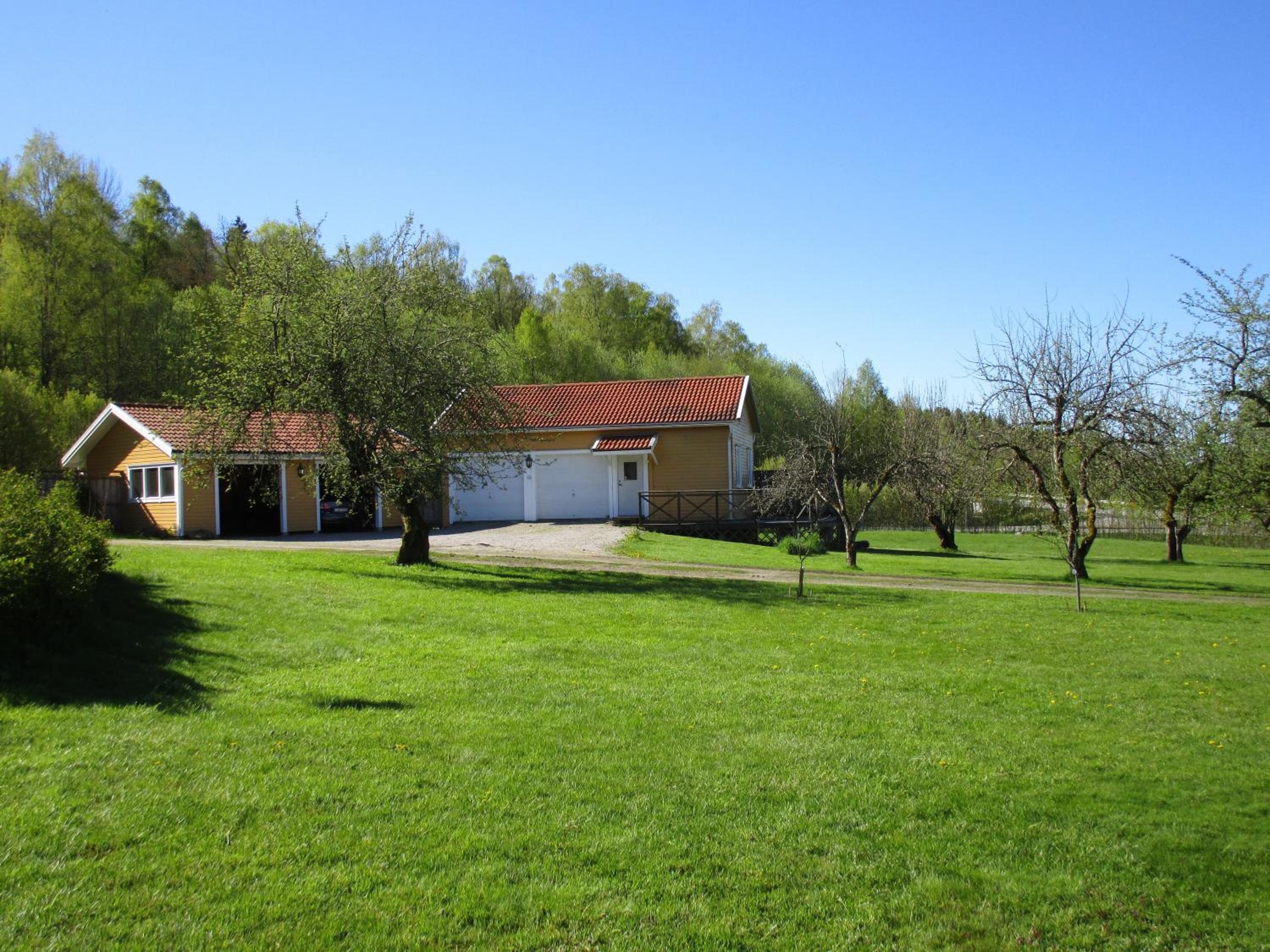 One-Bedroom Cottage with Lake View  - Photo 45