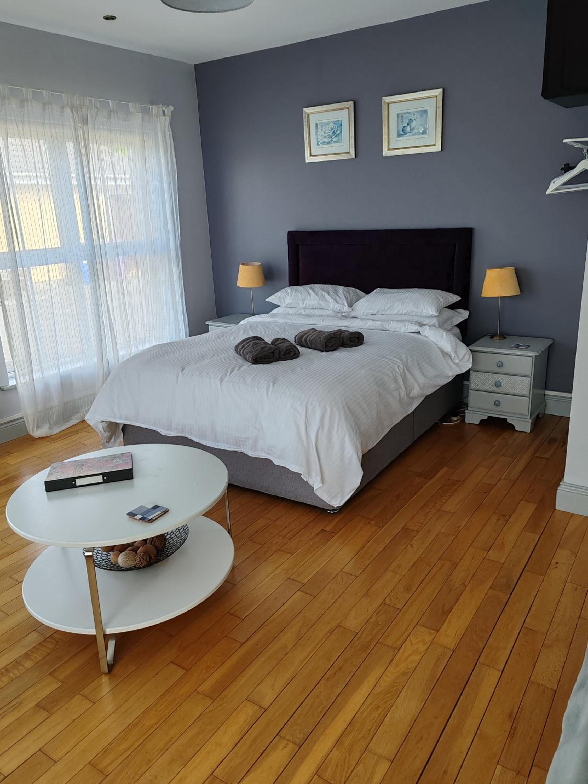 Deluxe Double Room (2 Adults + 1 Child) - Photo 8