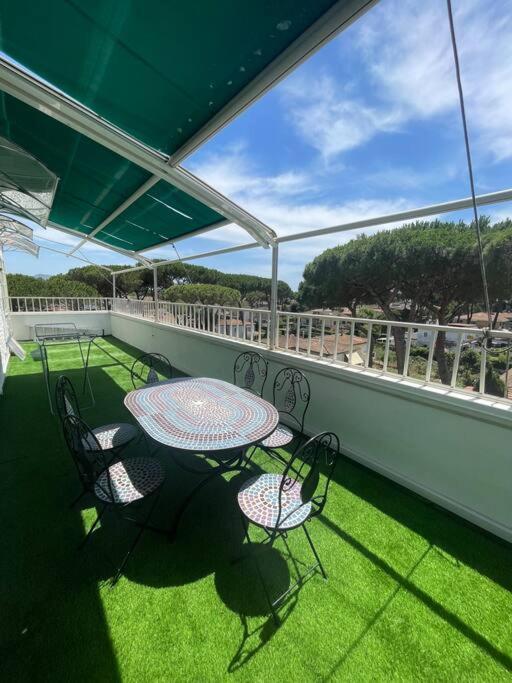 Three-Bedroom Apartment With Balcony photo 2