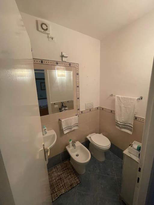 Three-Bedroom Apartment With Balcony photo 3