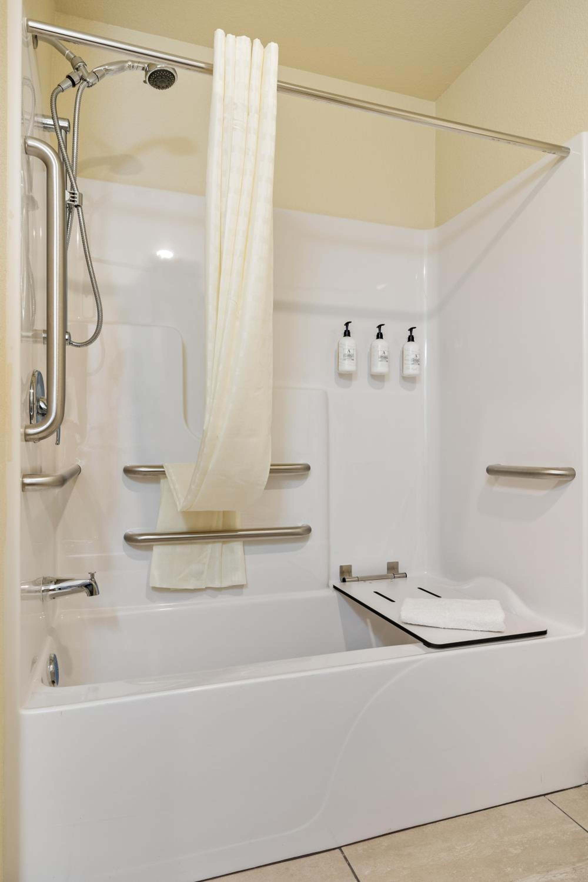King Room - Disability Access - Photo 2