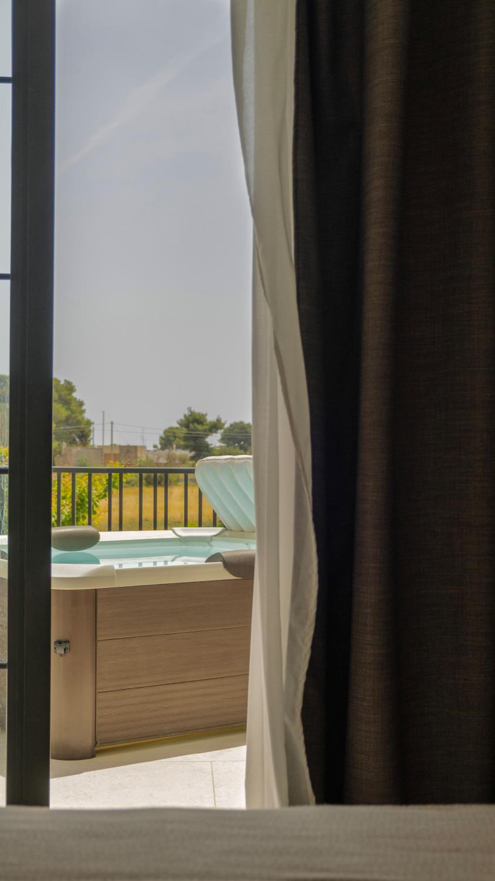 Junior Suite with Terrace - Photo 8
