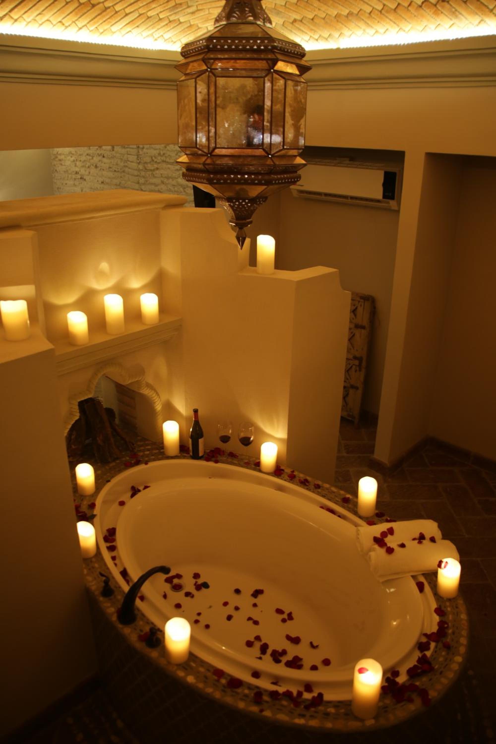 Romance Suite - Photo 2